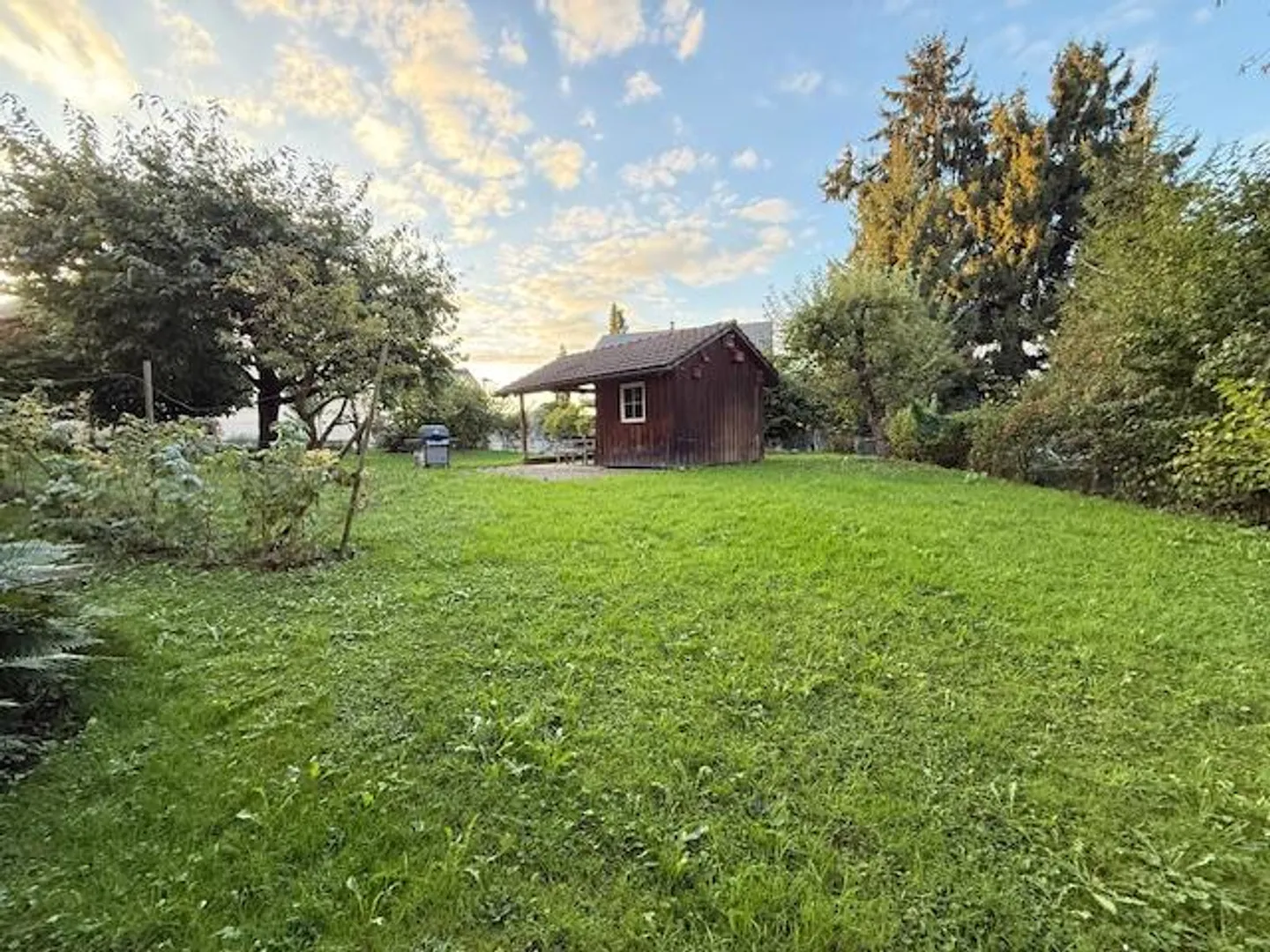 Appartamento moderno di 4,5 stanze con 2 balconi e giardino in comune - Foto 7 di 10