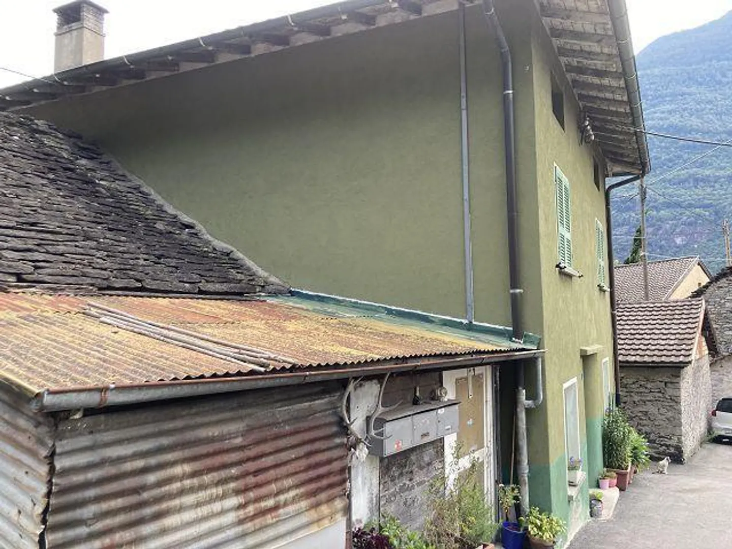 «2-Familien-Haus mit Nebenhaus zum Ausbauen / casa bifamiliare con casa annesso da ristrutturare» - Foto 25 di 25