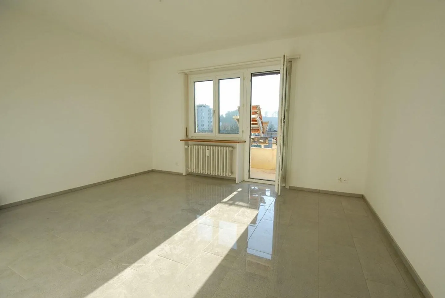 Appartamento 4 locali ben tenuto e accuratamente ristrutturato a Binningen - Foto 6 di 11