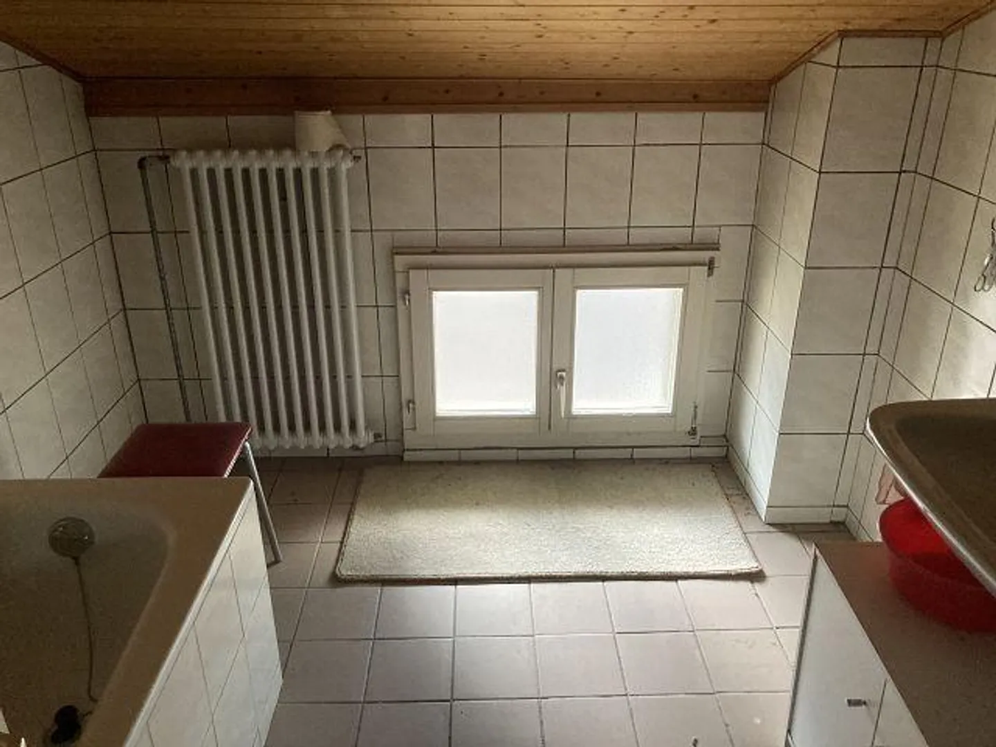 «2-Familien-Haus mit Nebenhaus zum Ausbauen / casa bifamiliare con casa annesso da ristrutturare» - Foto 16 di 25