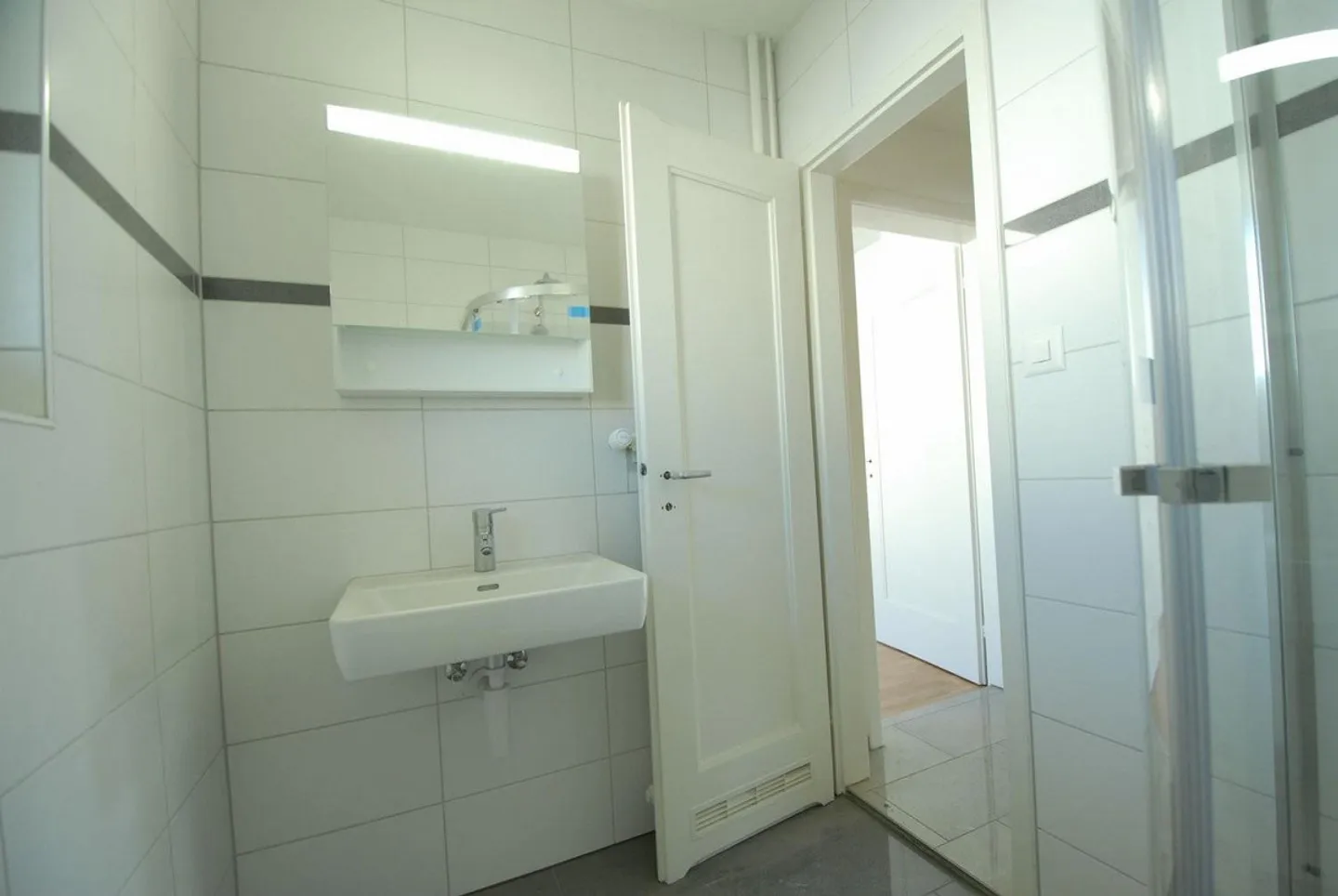 Appartamento 4 locali ben tenuto e accuratamente ristrutturato a Binningen - Foto 10 di 11