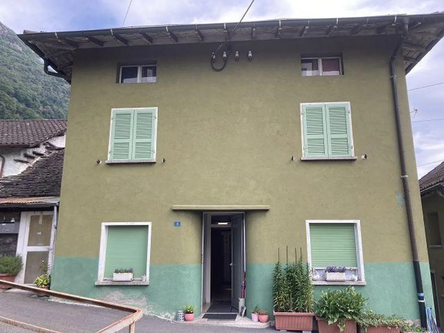 «2-Familien-Haus mit Nebenhaus zum Ausbauen / casa bifamiliare con casa annesso da ristrutturare» - Foto 23 di 25