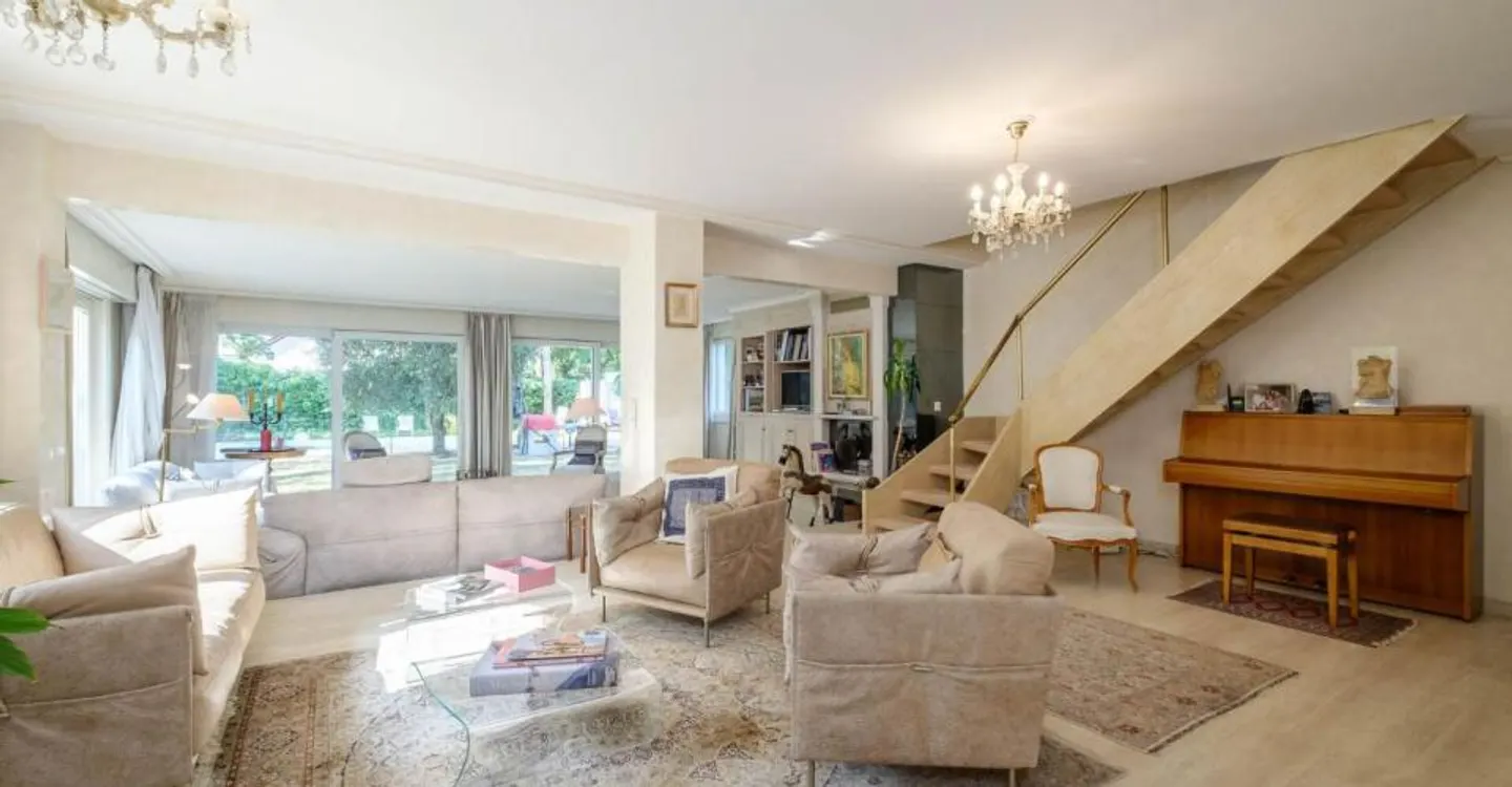 Einfamilienhaus mit Schwimmbad in Corsier - Foto 1 von 3