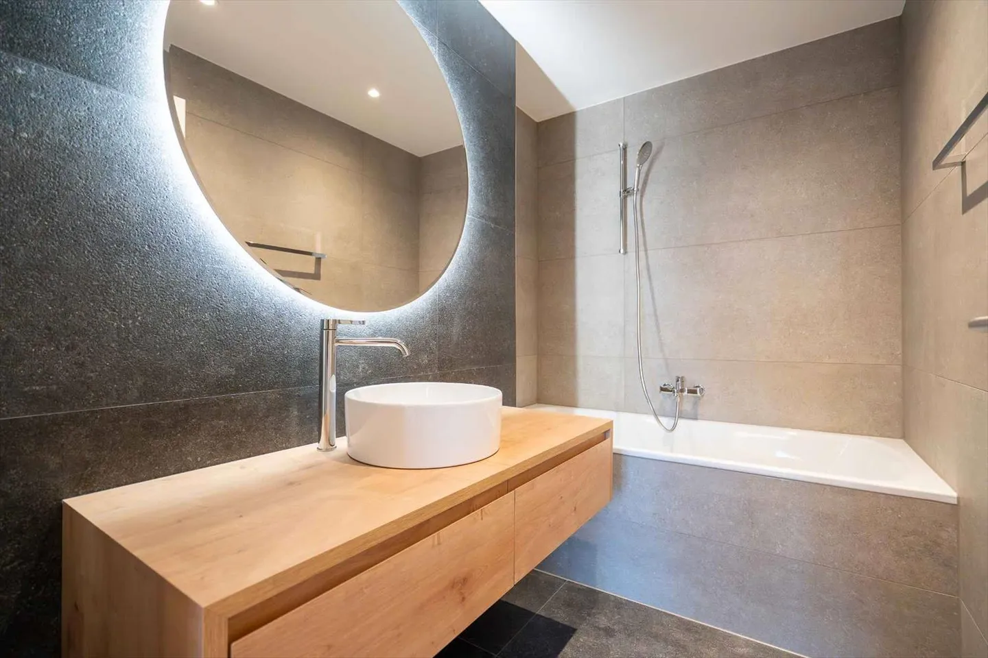 Beautiful apartment with 3.5 rooms and high standard - 110 m2 + terrace and garden - Photo 10 of 12