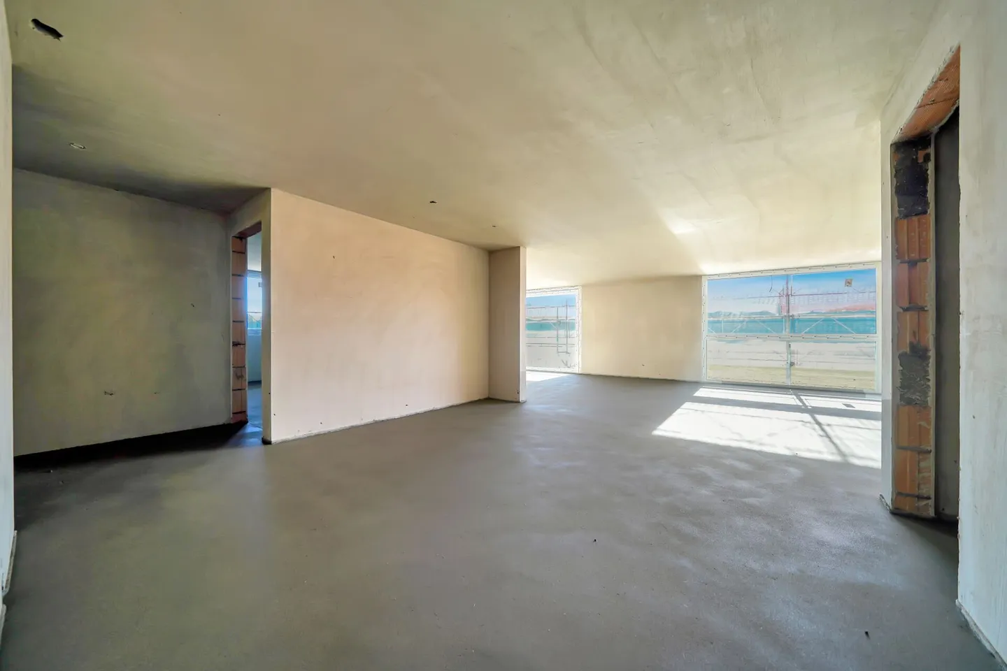 IN GOLATEN (BE) - Light-flooded living with a view - Photo 3 of 13