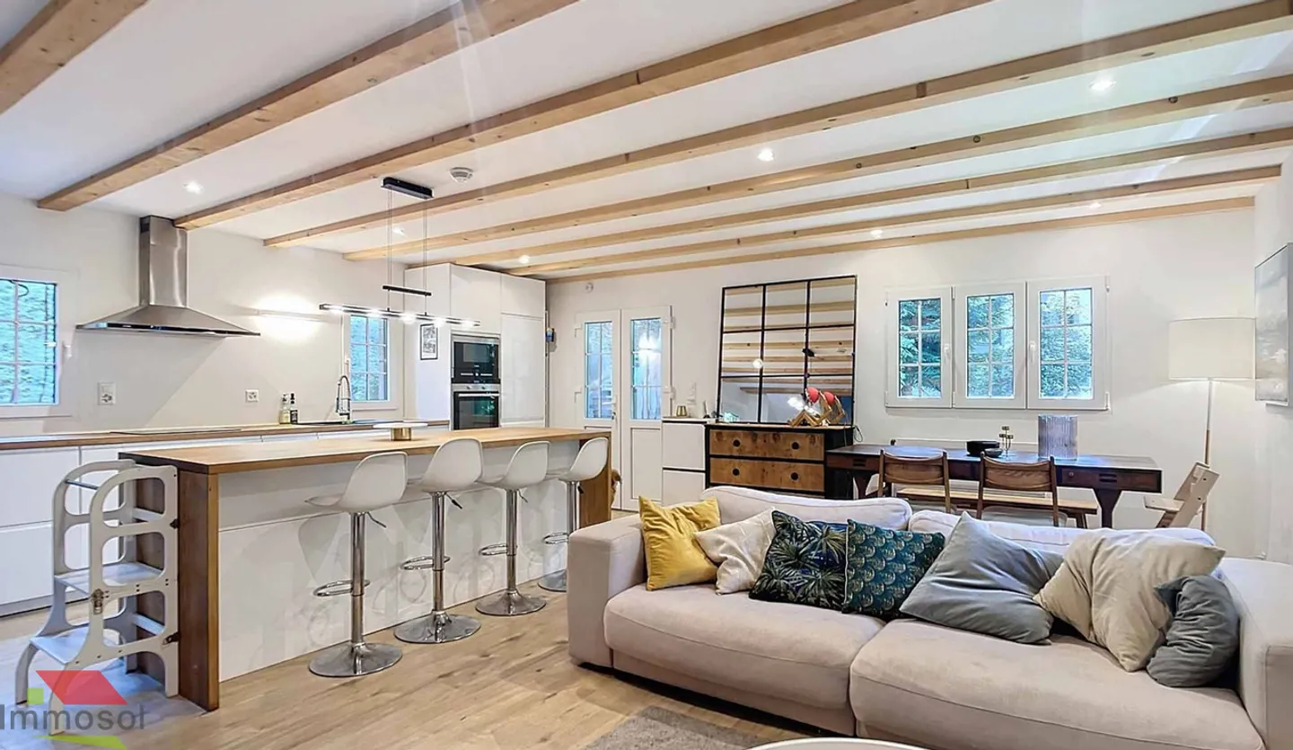 Detached house near the Sauvabelin forest! - Photo 2 of 12