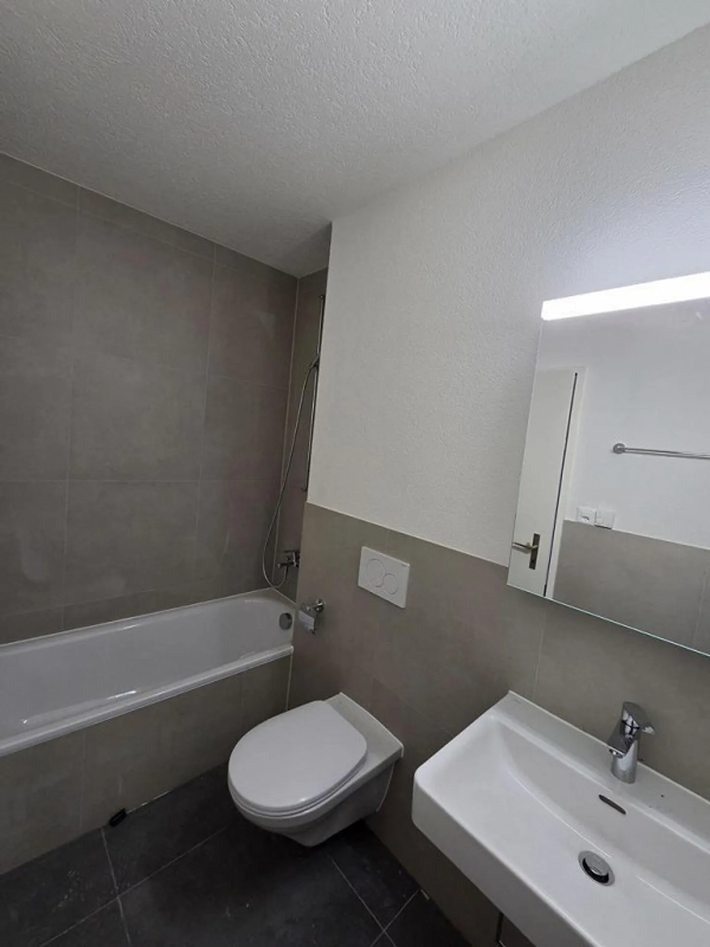 Rénové & Spacieux, avec Tour de Lavage Privée - Photo 2 sur 6