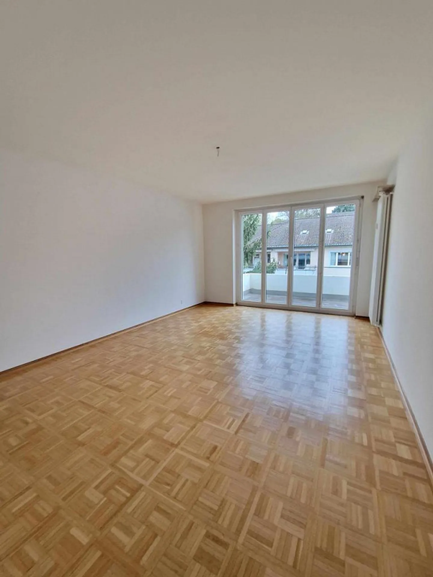 Spacious 3-room apartment near Neubad Tram Station - Photo 5 of 7