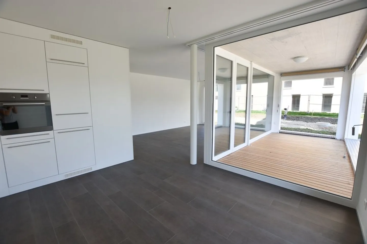 Moderne Wohnung mit Loggia - Foto 2 von 11