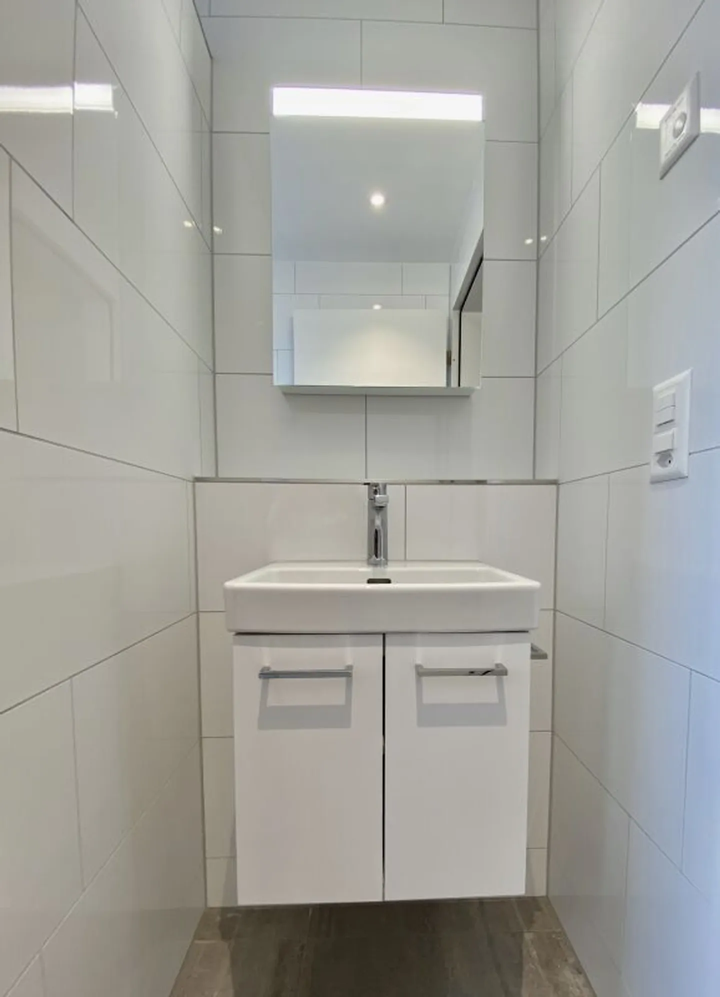 Spacious Luxury Apartment - Photo 7 of 10