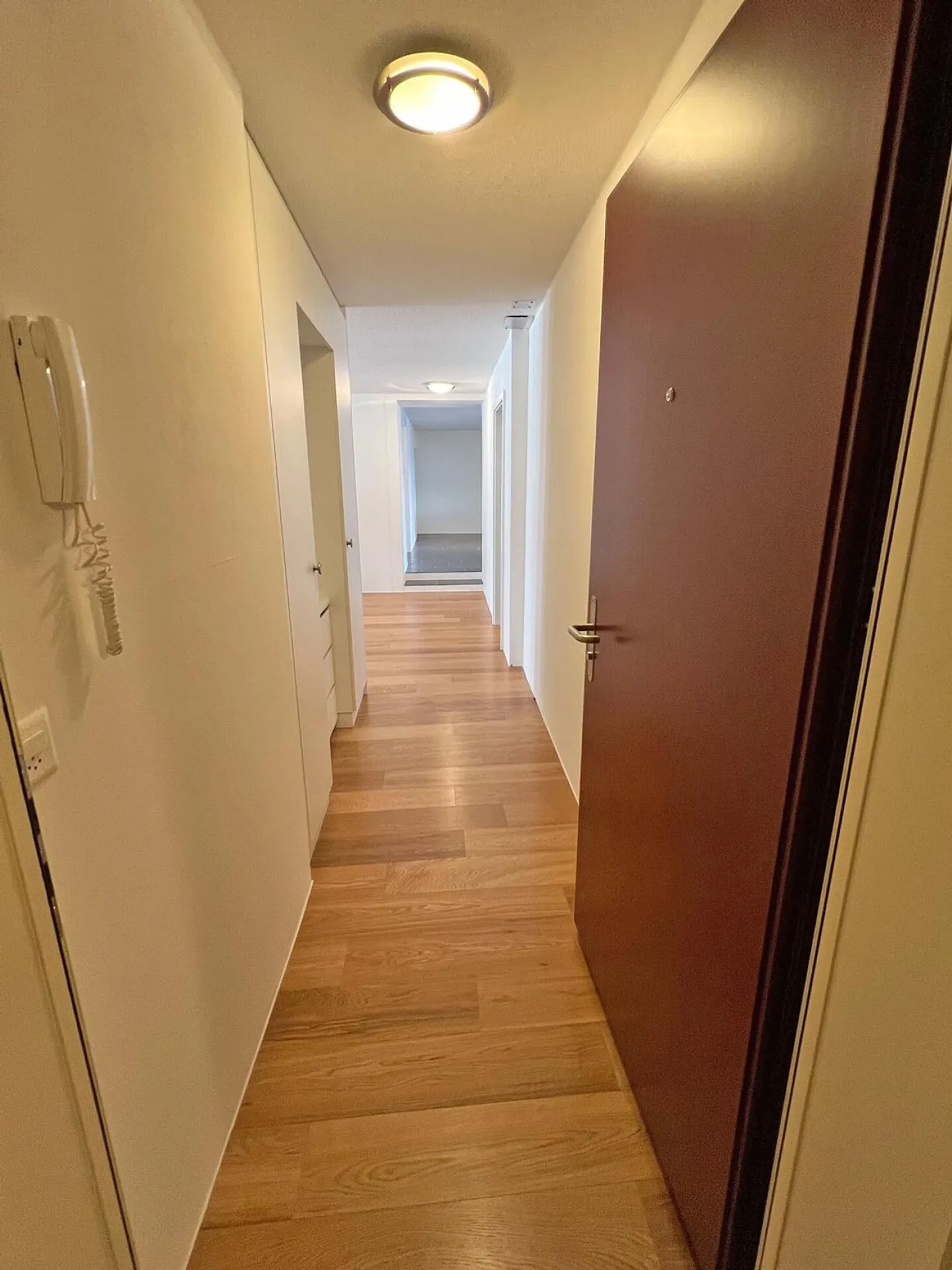 Living in Loft Style - Your 4.5-Room Apartment with Fireplace and Private Parking Space in Burgdorf - Photo 2 of 29