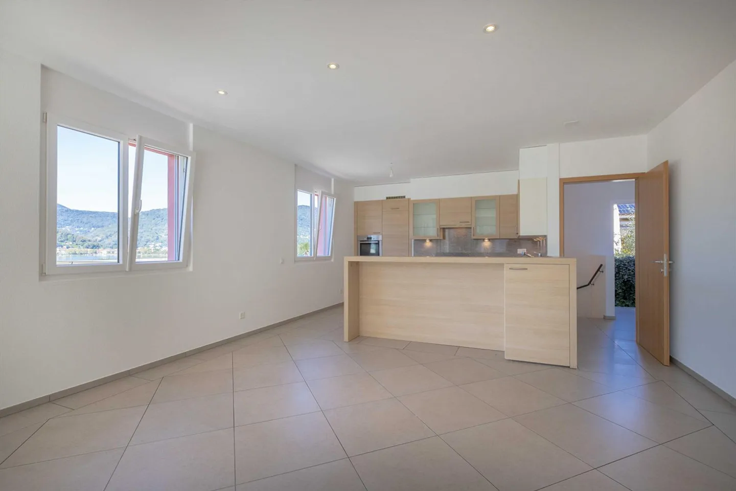 Prächtige Villa 5.5 mit Garten und Seeblick in Collina d'Oro - Foto 4 von 9