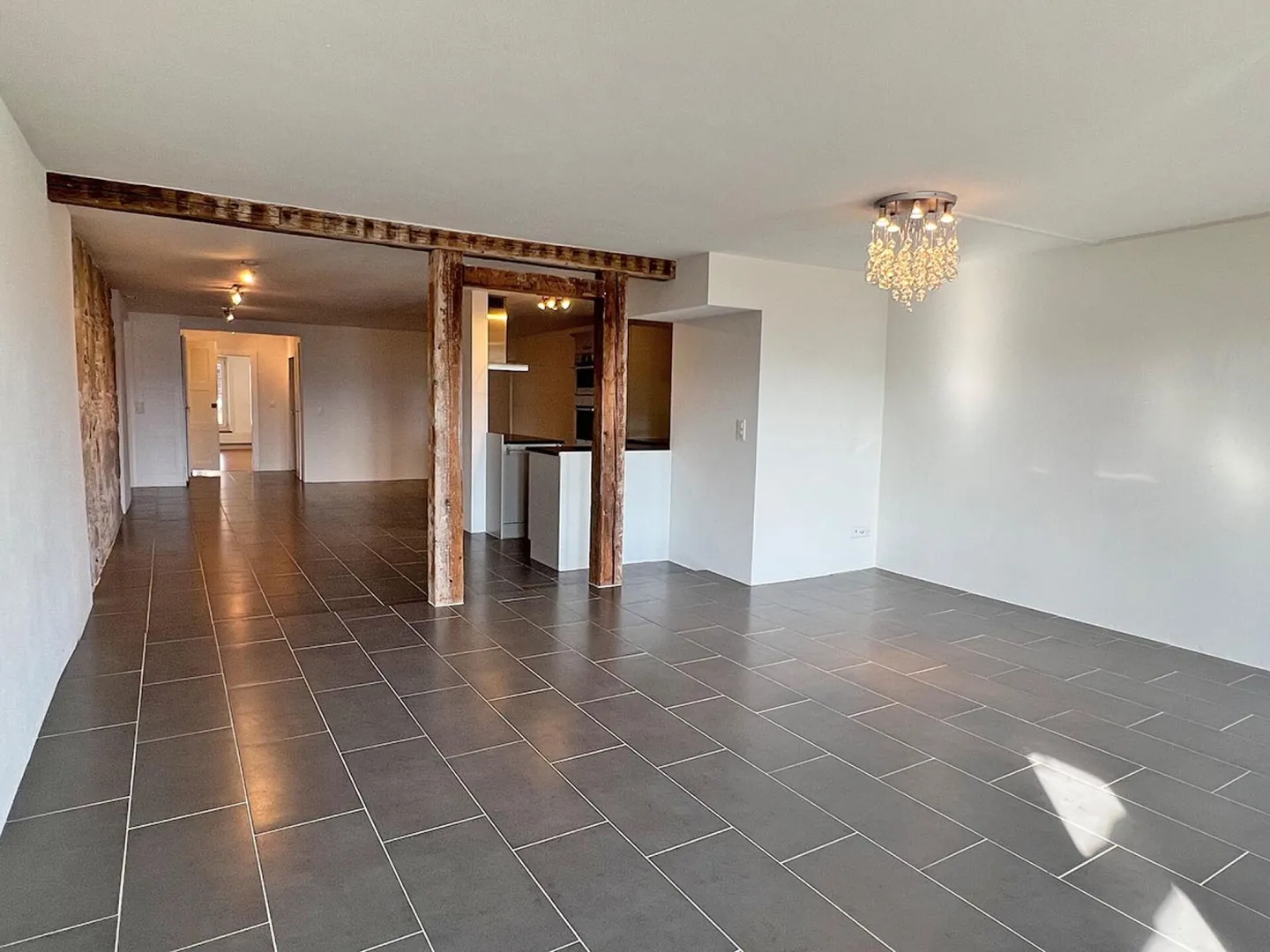 Living in Loft Style - Your 4.5-Room Apartment with Fireplace and Private Parking Space in Burgdorf - Photo 11 of 29