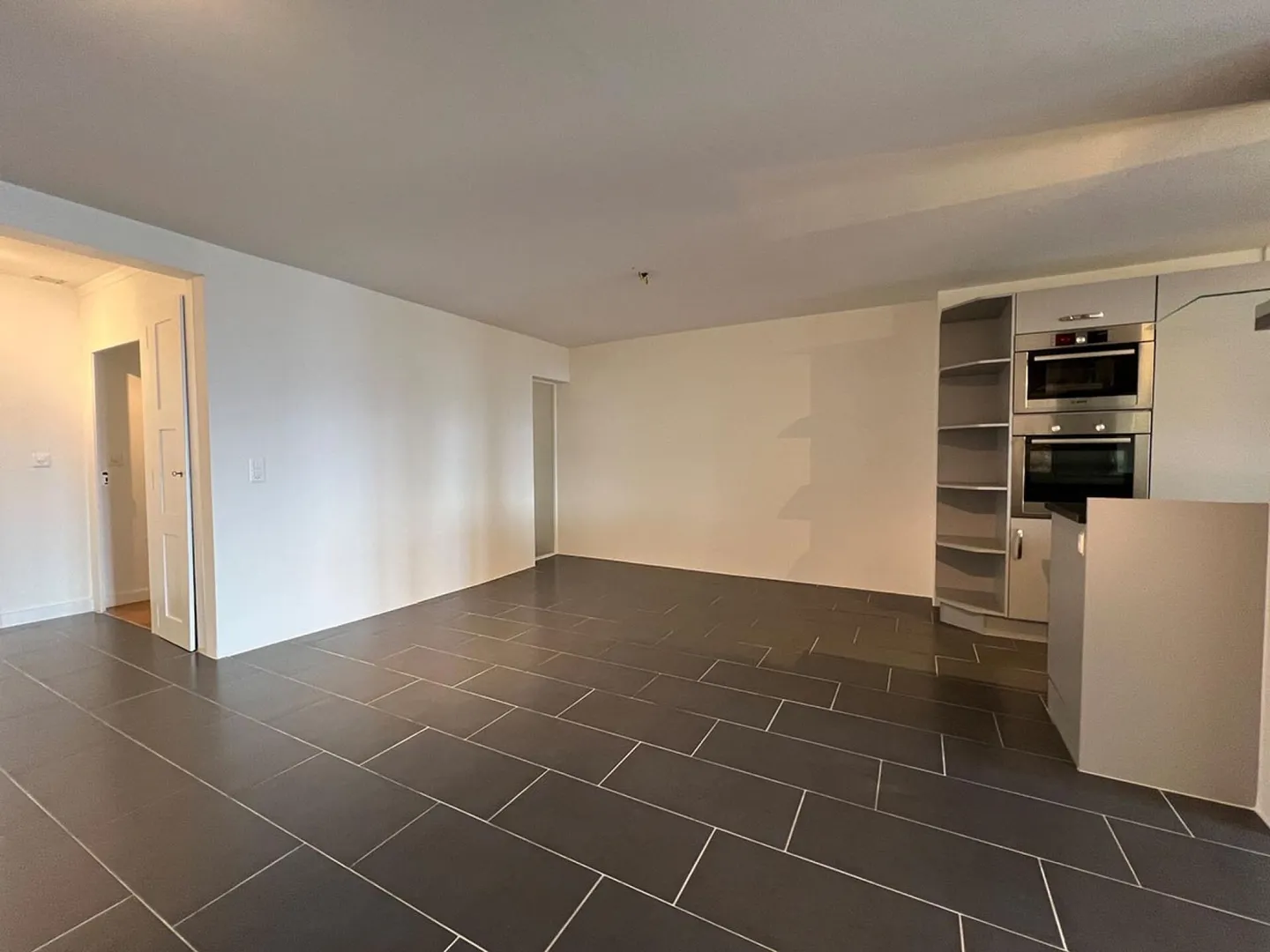 Living in Loft Style - Your 4.5-Room Apartment with Fireplace and Private Parking Space in Burgdorf - Photo 14 of 29