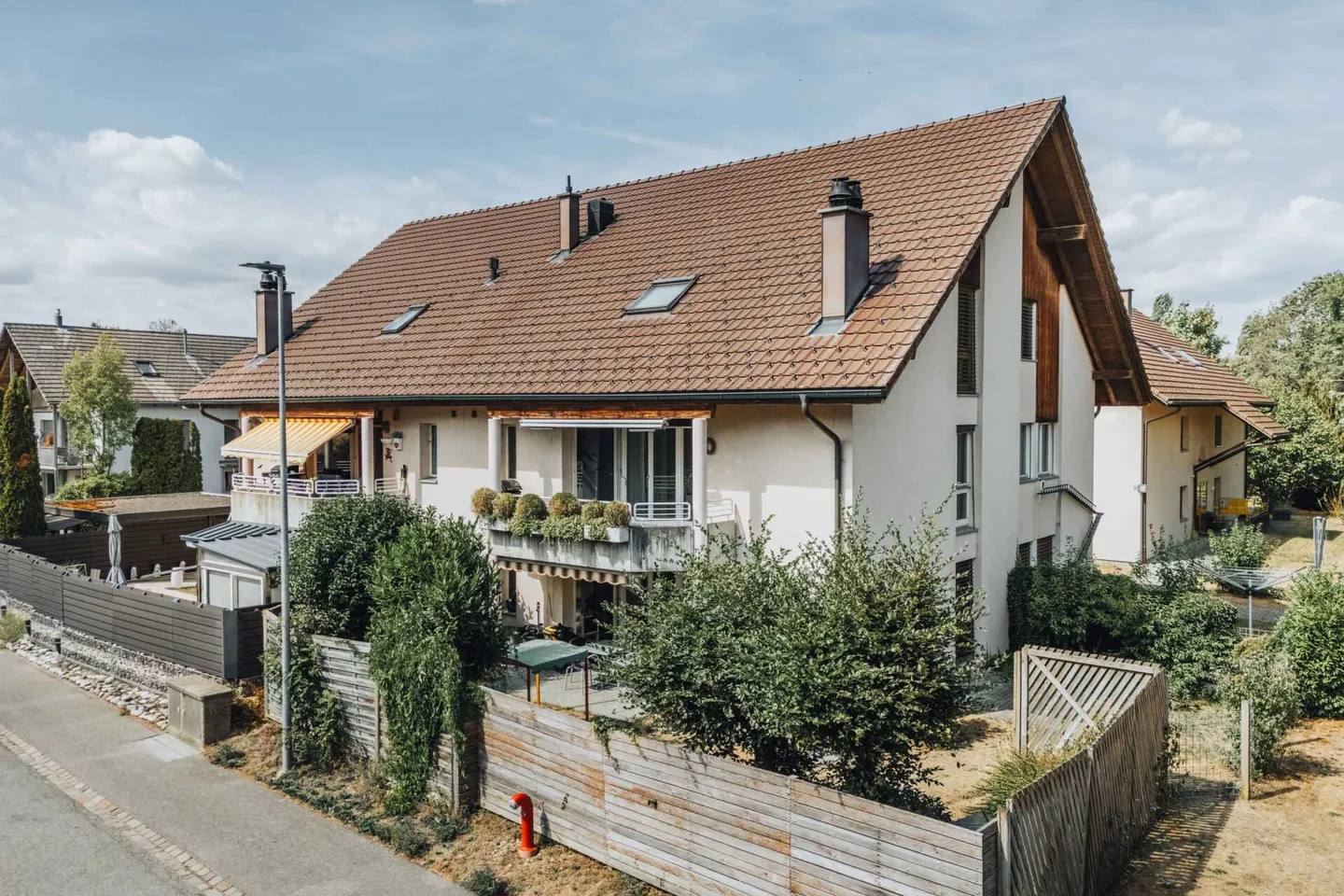 Luminoso appartamento di 4.5 locali con balcone coperto - Foto 1 di 18