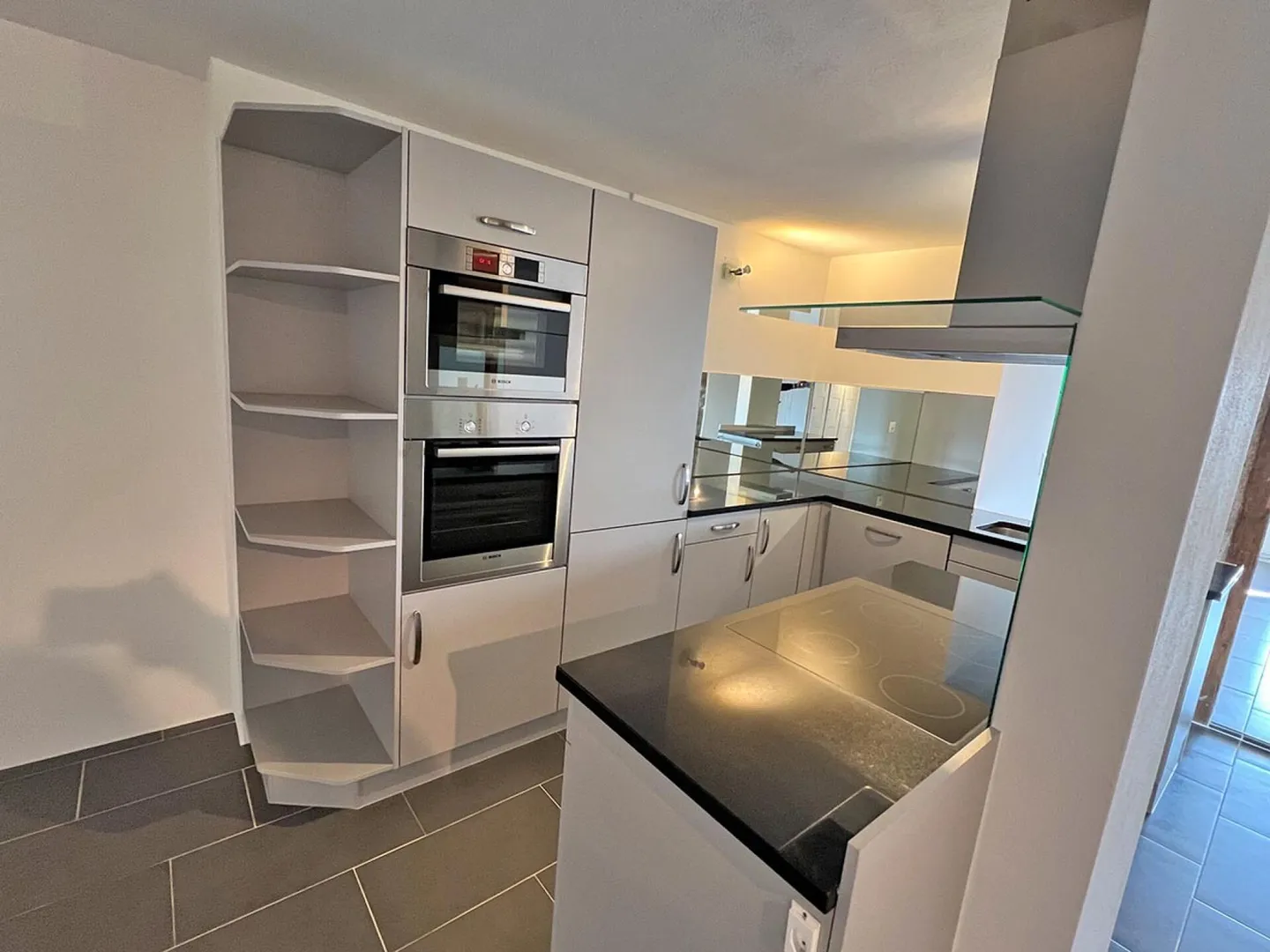 Living in Loft Style - Your 4.5-Room Apartment with Fireplace and Private Parking Space in Burgdorf - Photo 15 of 29