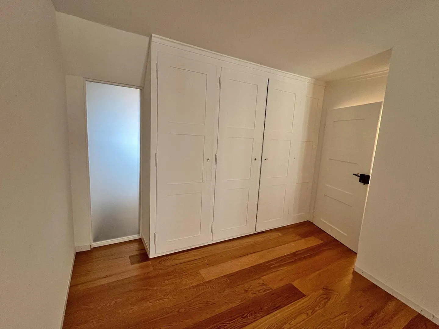 Living in Loft Style - Your 4.5-Room Apartment with Fireplace and Private Parking Space in Burgdorf - Photo 19 of 29