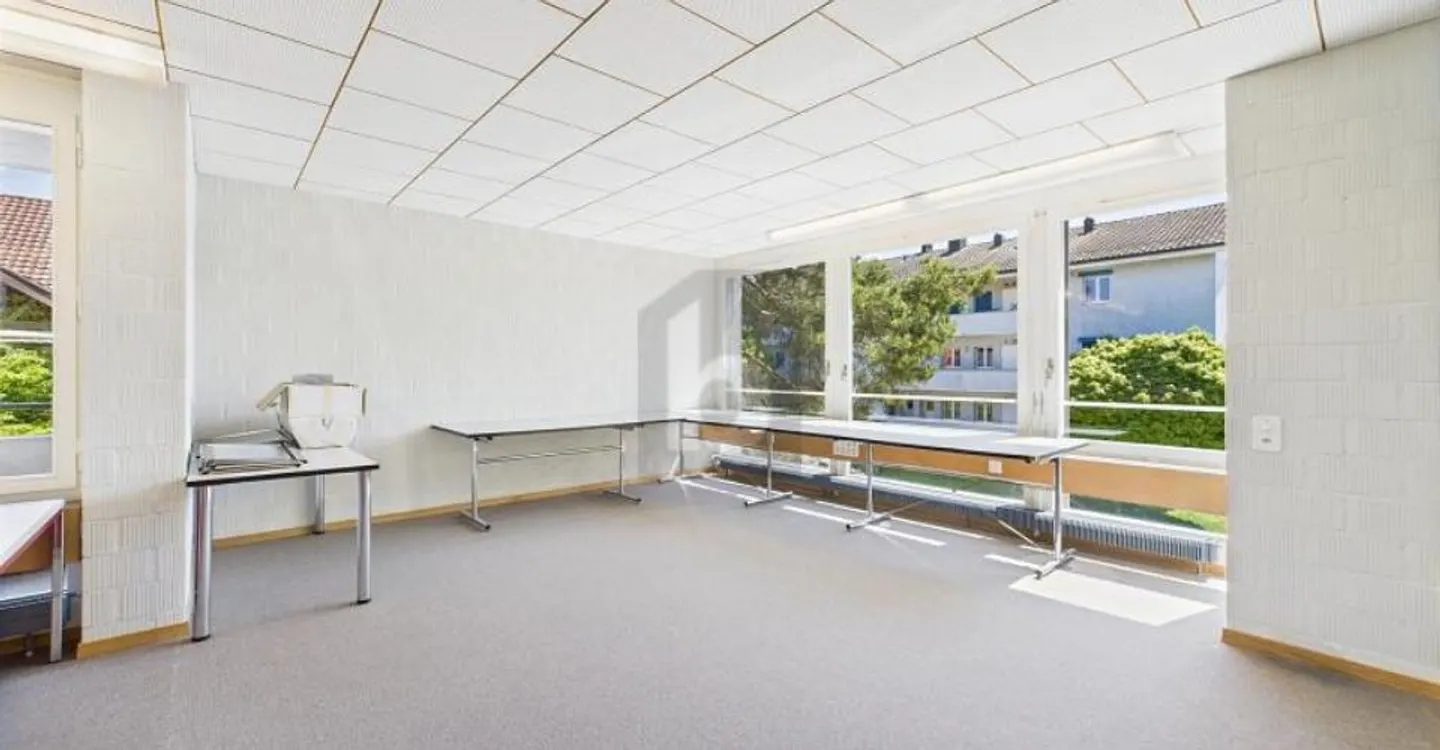 OPEN, BRIGHT, CENTRAL - Photo 4 of 5