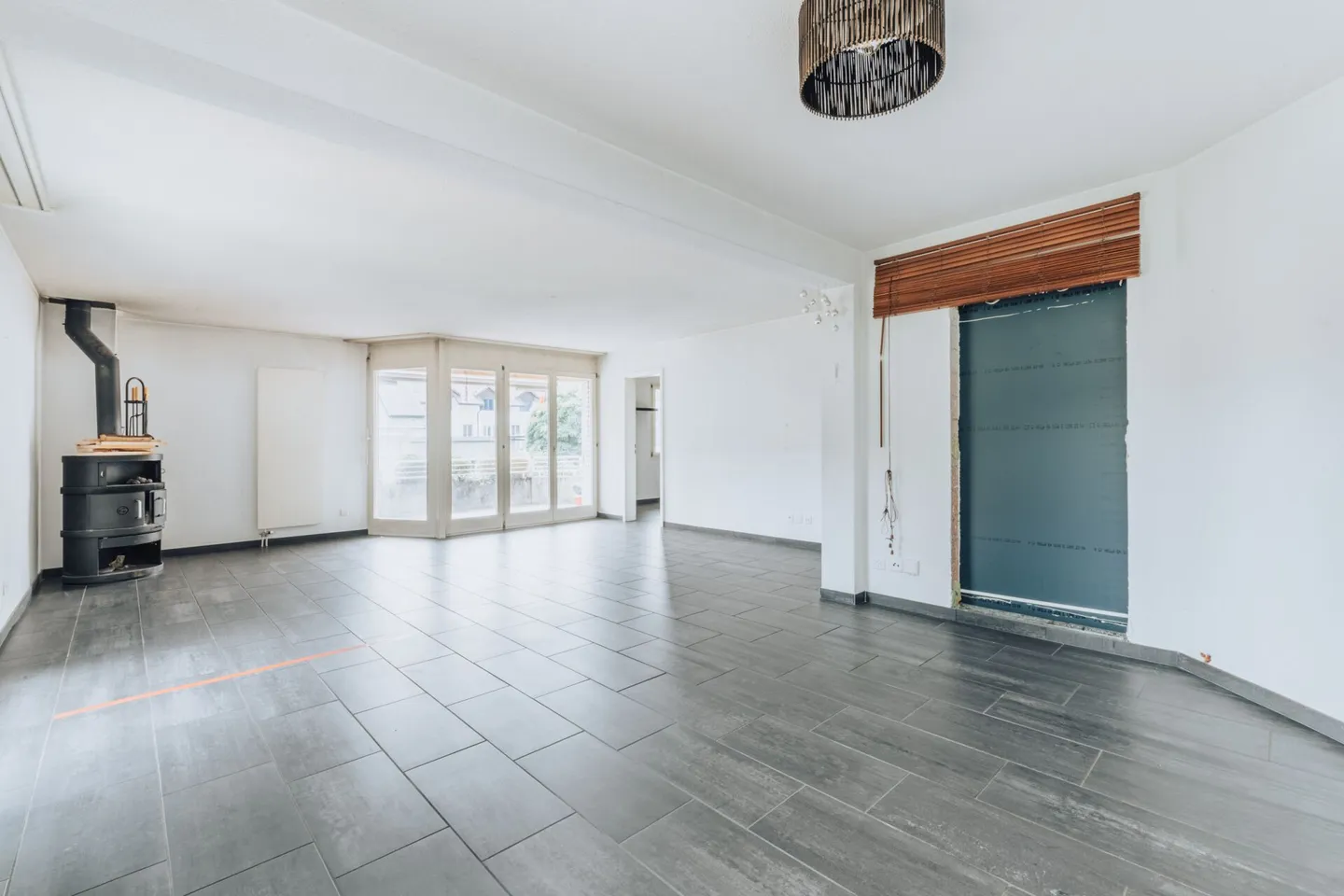 Luminoso appartamento di 4.5 locali con balcone coperto - Foto 11 di 18