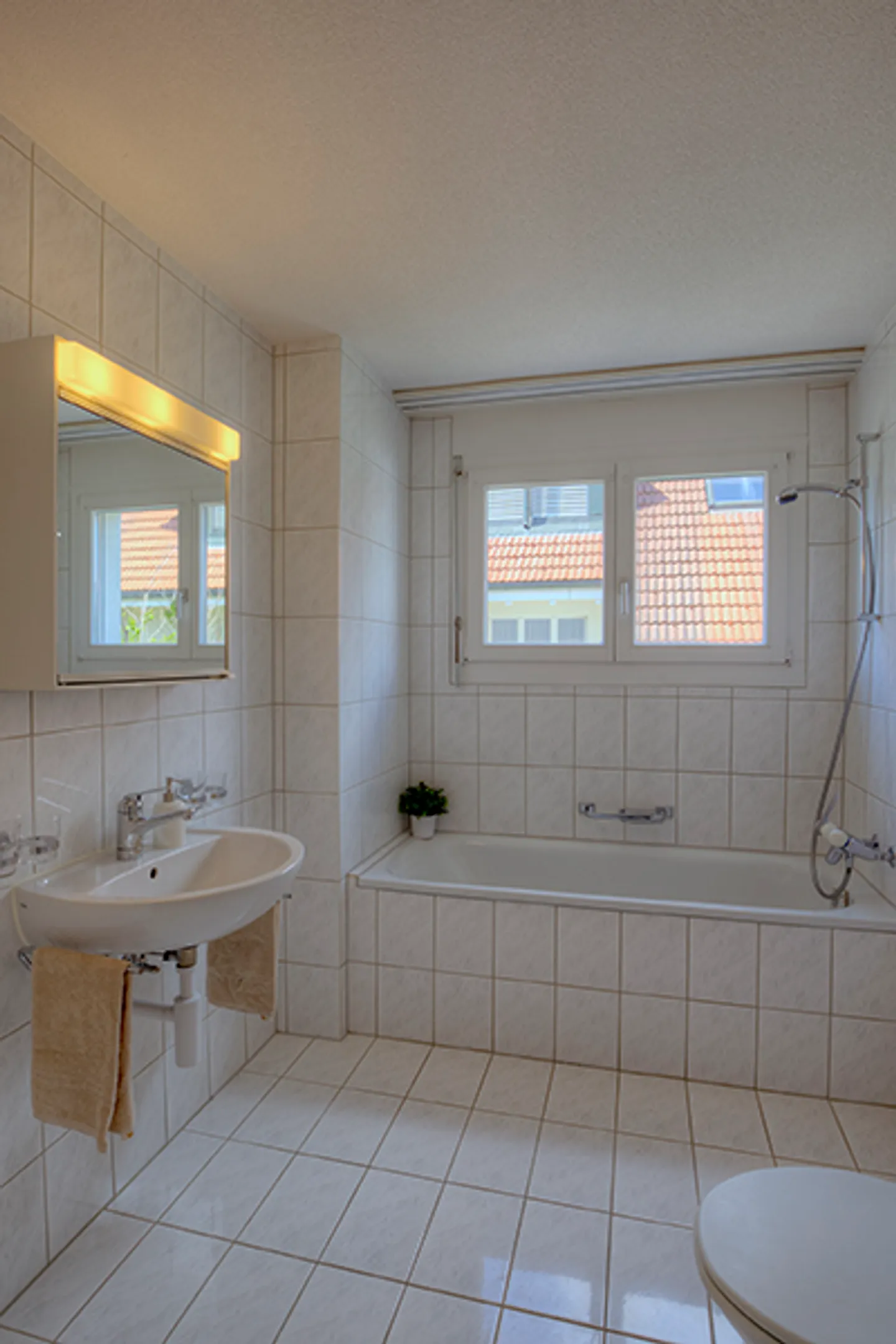 Quiet residential area! - Photo 6 of 9