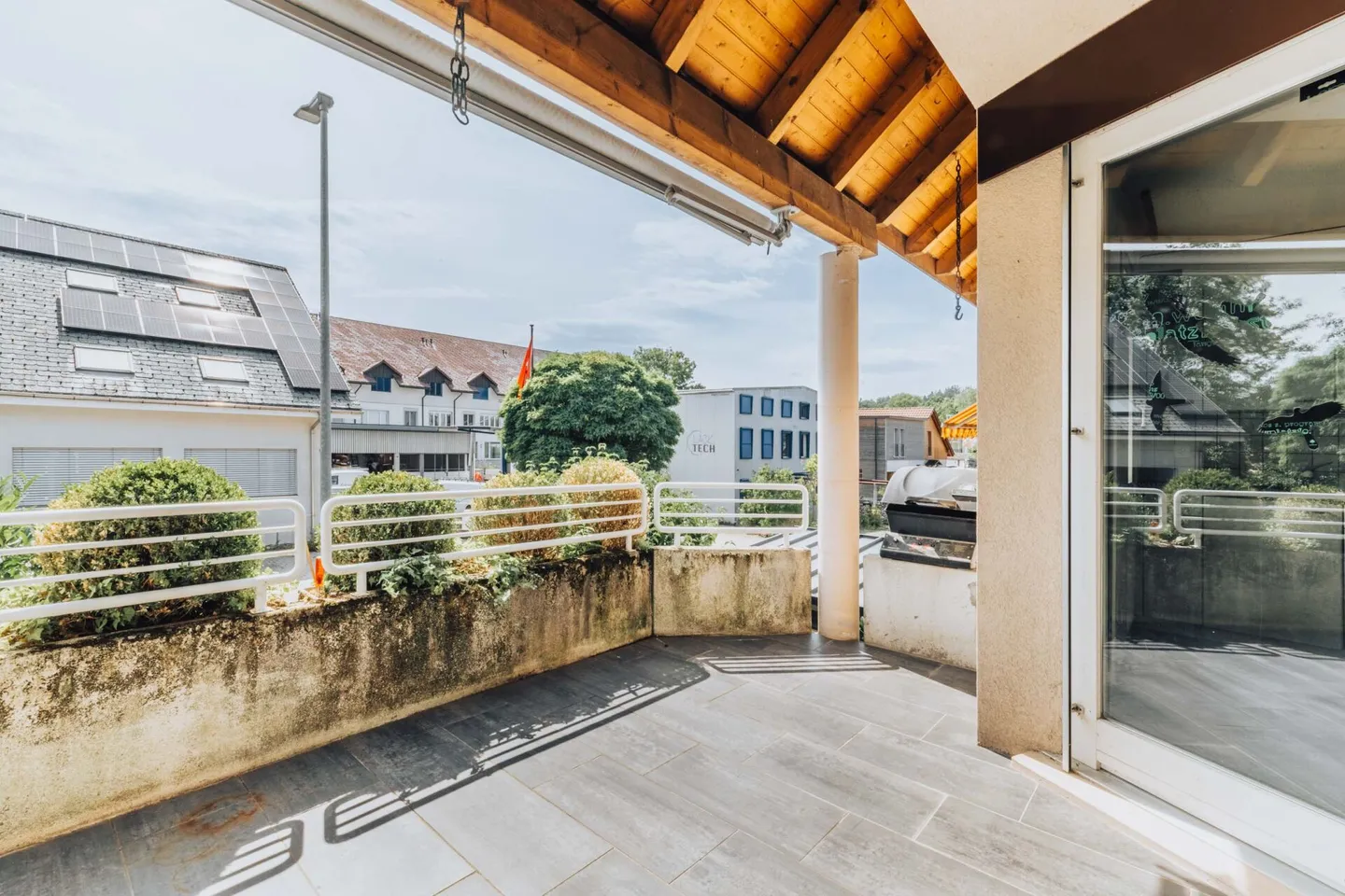 Luminoso appartamento di 4.5 locali con balcone coperto - Foto 14 di 18