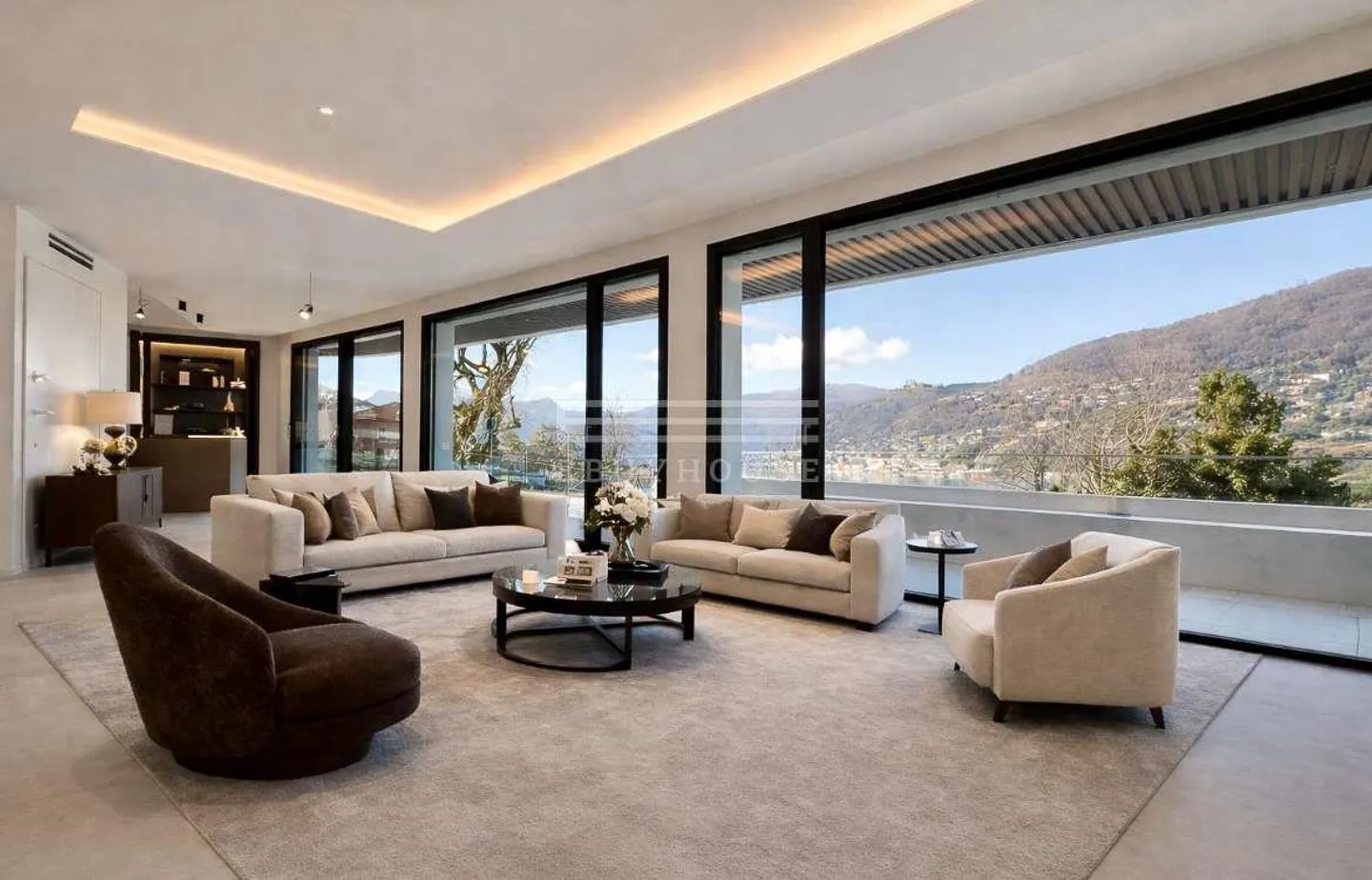 Villa in design con posizione unica e vista mozzafiato sul lago e molo - Foto 5 di 13