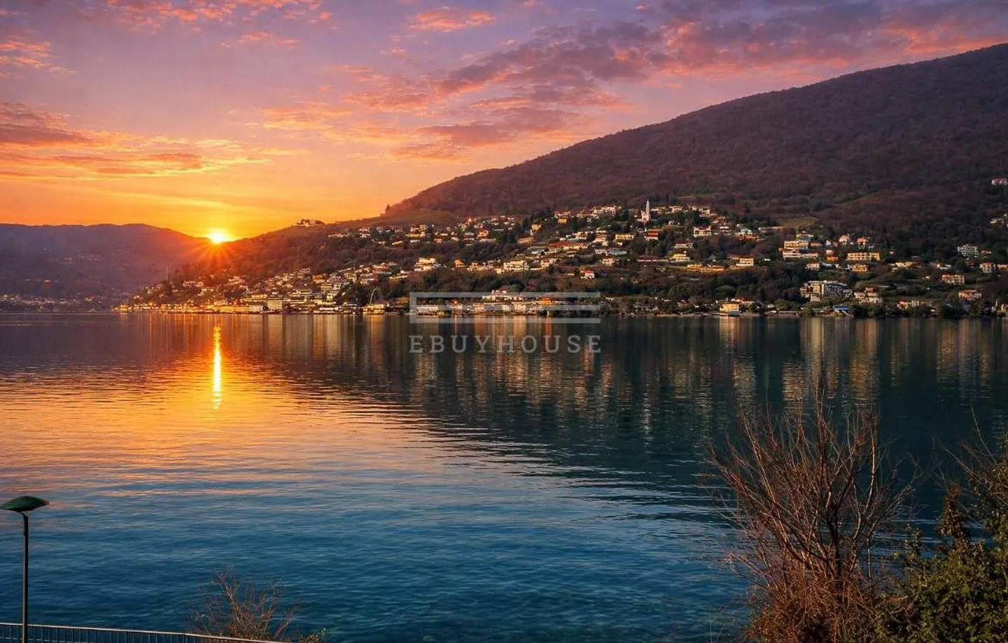 Villa in design con posizione unica e vista mozzafiato sul lago e molo - Foto 6 di 13