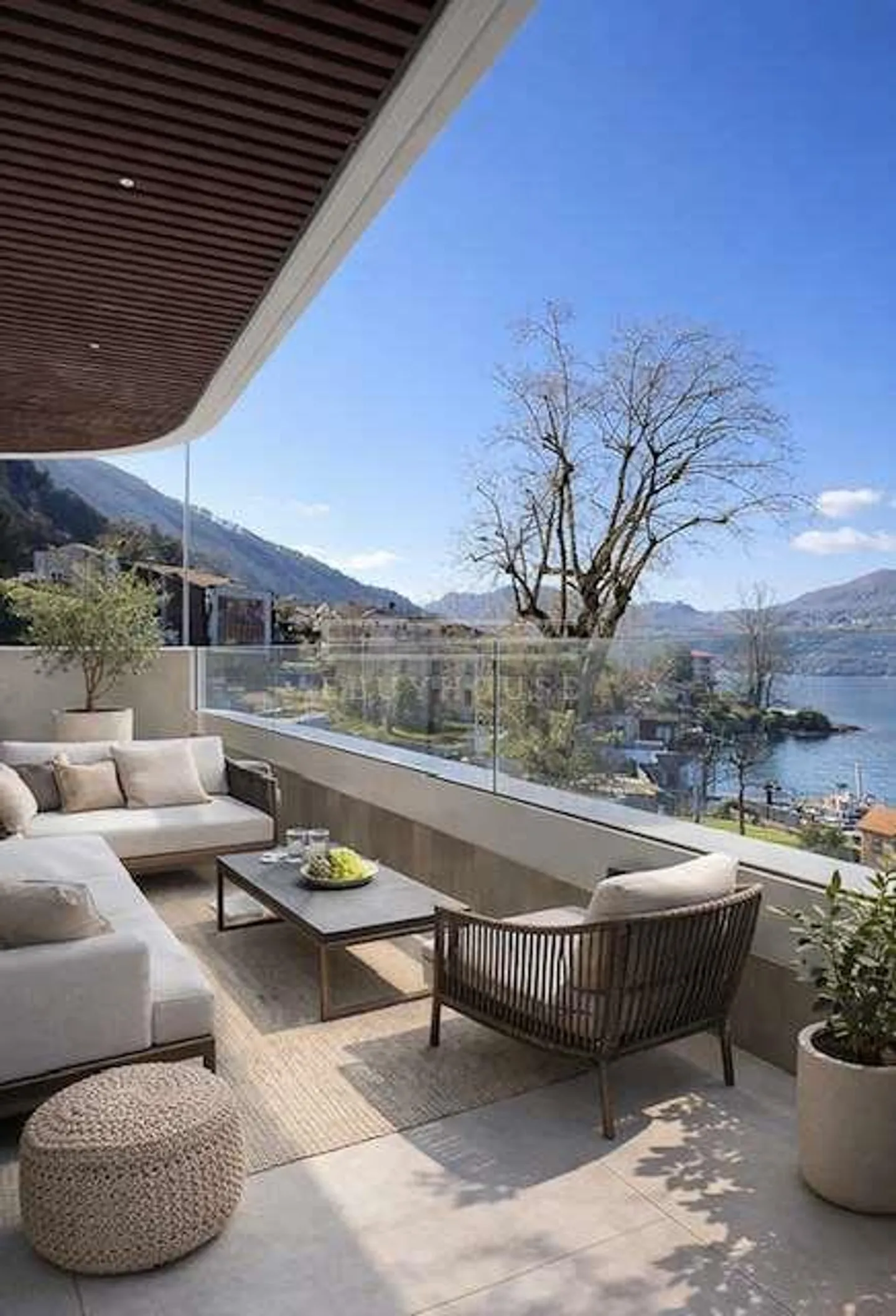 Villa in design con posizione unica e vista mozzafiato sul lago e molo - Foto 8 di 13