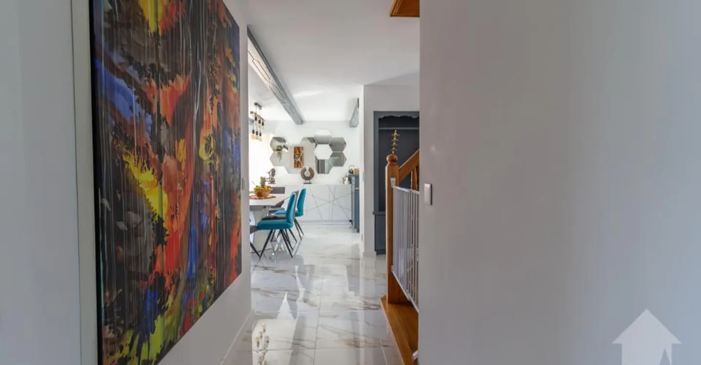 Casa di villaggio ristrutturata con 7,5 stanze, grande giardino e terrazze - Foto 10 di 13