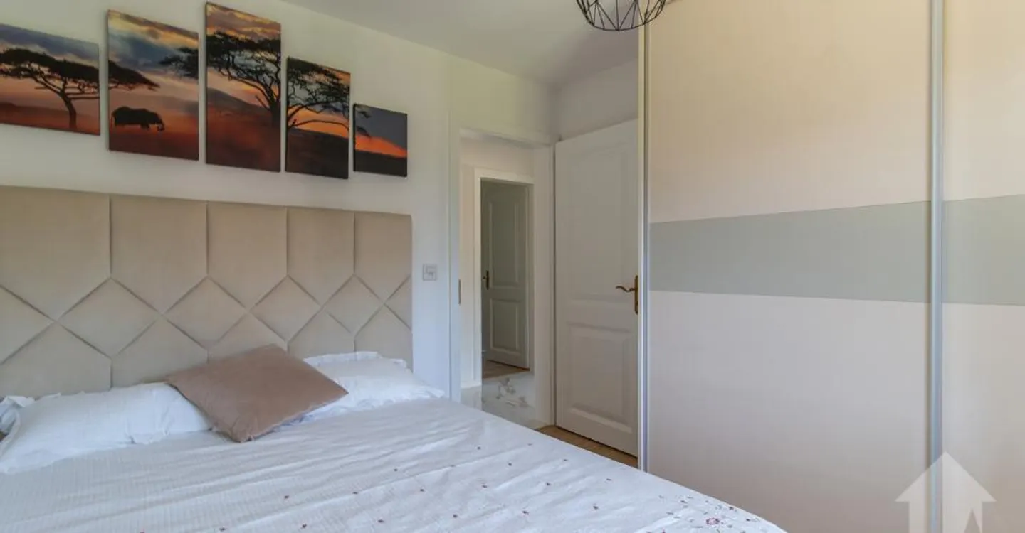 Casa di villaggio ristrutturata con 7,5 stanze, grande giardino e terrazze - Foto 13 di 13