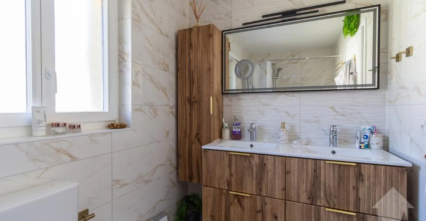 Casa di villaggio ristrutturata con 7,5 stanze, grande giardino e terrazze - Foto 12 di 13