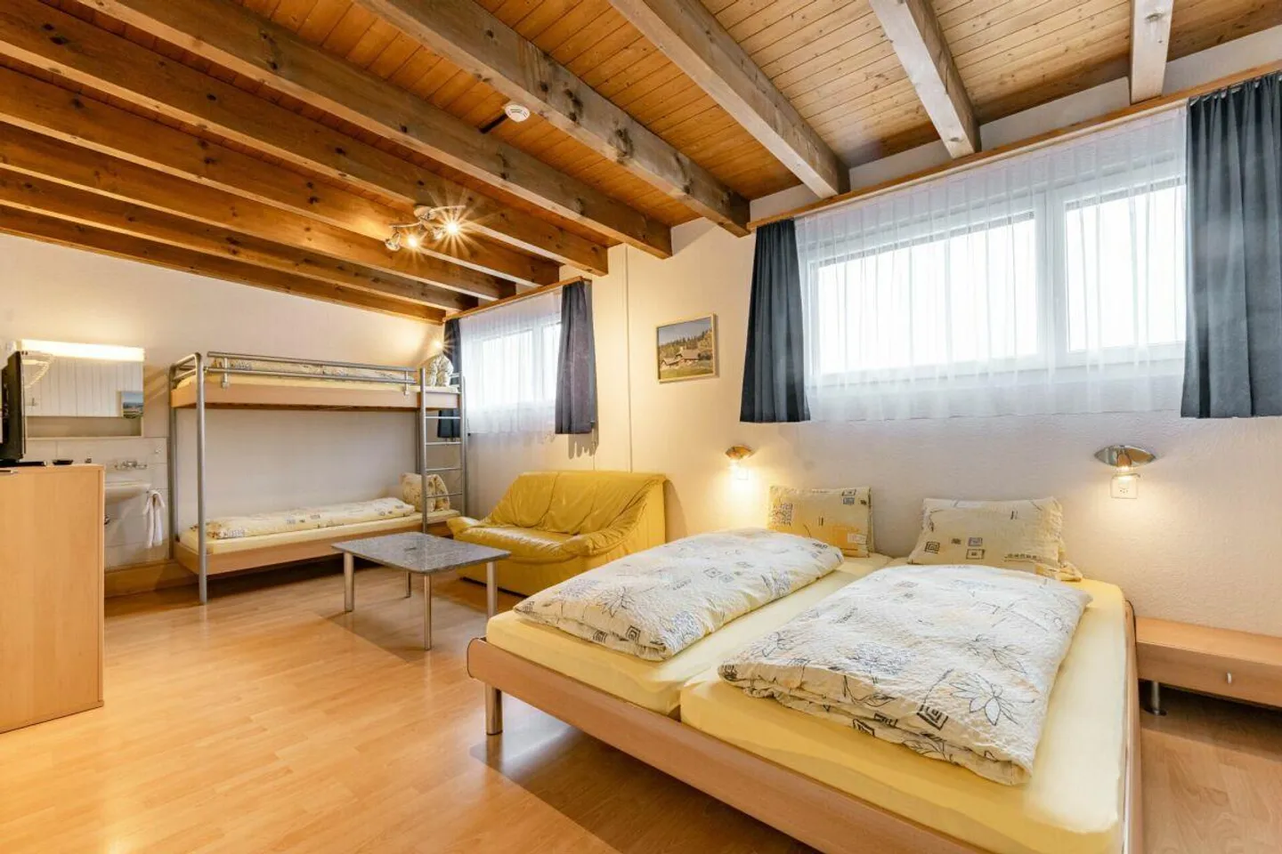 Family Hotel Sörenberg with leased restaurant - Photo 6 of 11