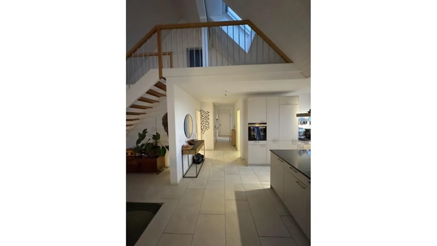 4½ ROOM MAISONETTE APARTMENT IN PFAFFHAUSEN (ZH), FURNISHED, TEMPORARY - Photo 3 of 10