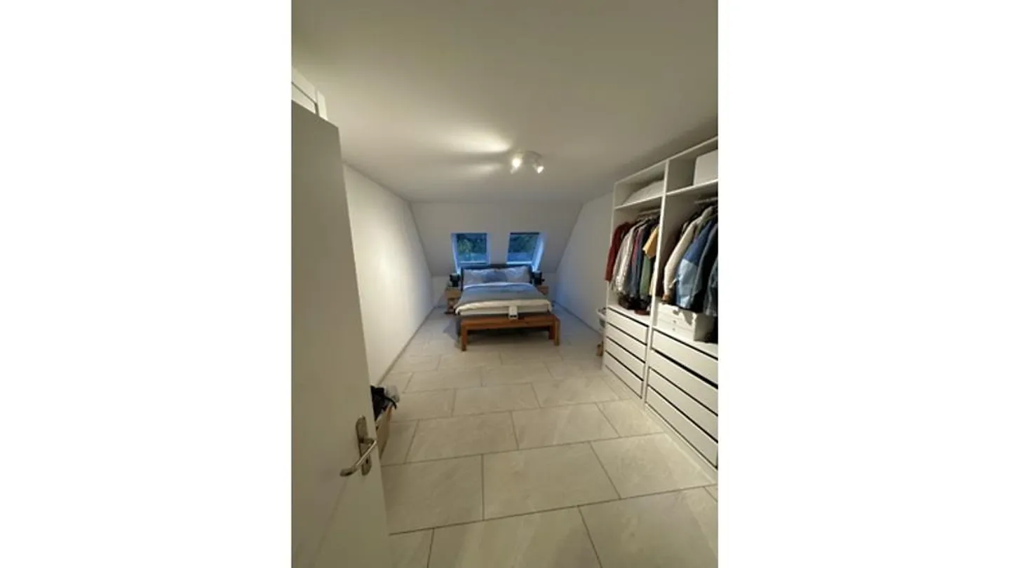 4½ ROOM MAISONETTE APARTMENT IN PFAFFHAUSEN (ZH), FURNISHED, TEMPORARY - Photo 5 of 10