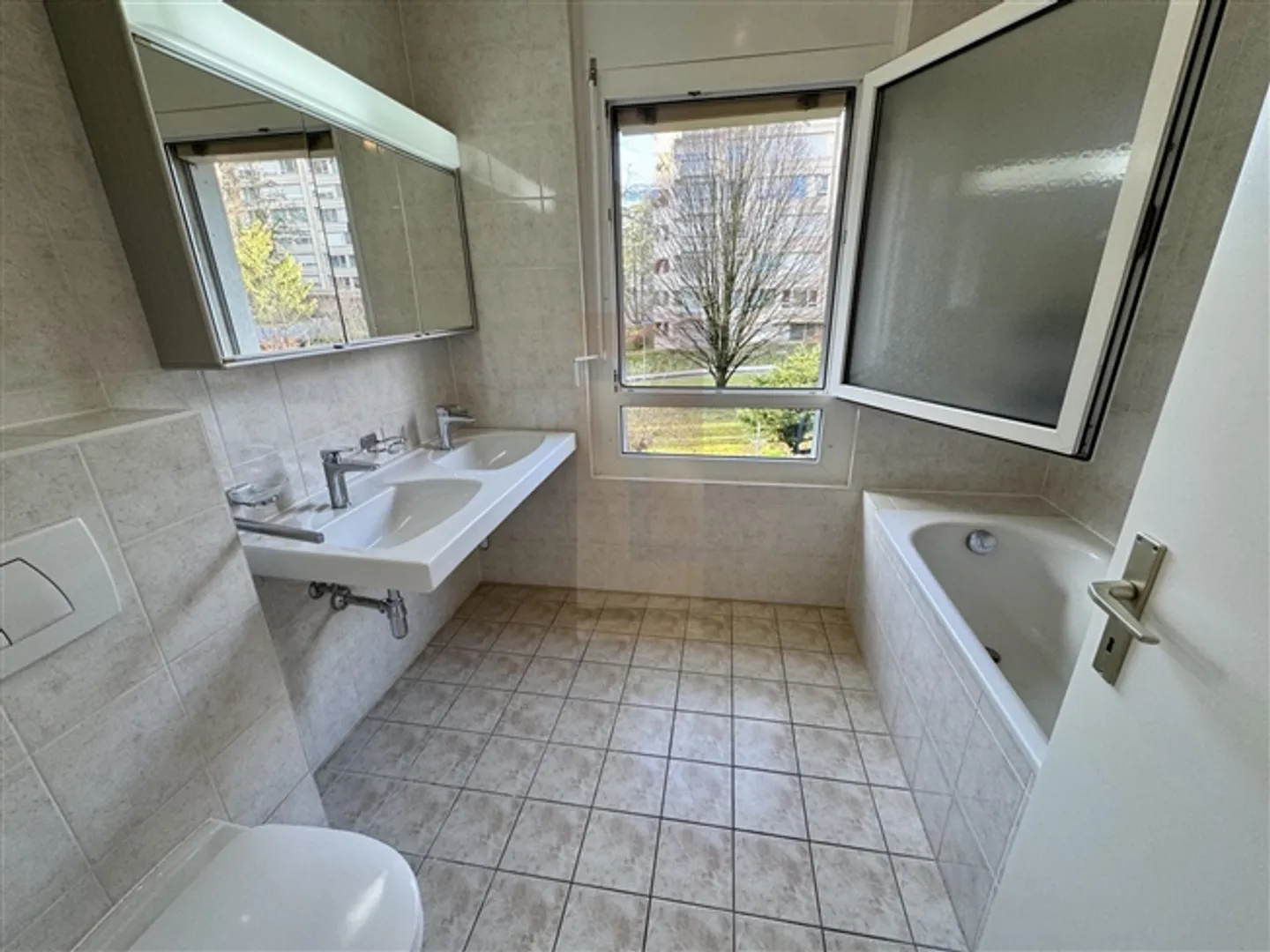 Beautiful Family Apartment Near International Organizations - Photo 8 of 13