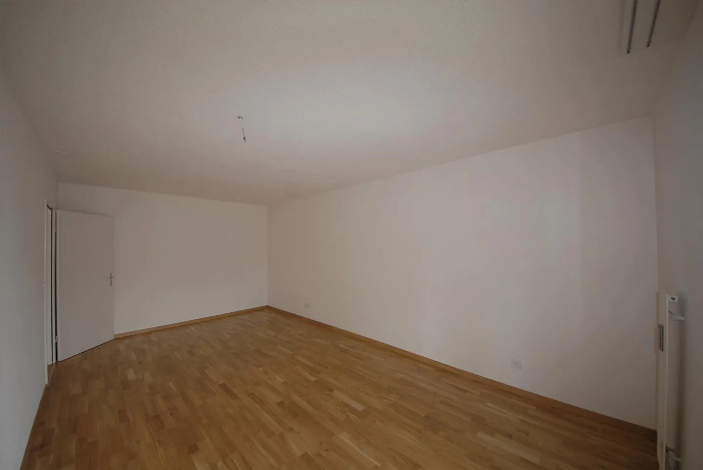 Spacious, bright apartment in the green - Photo 9 of 10