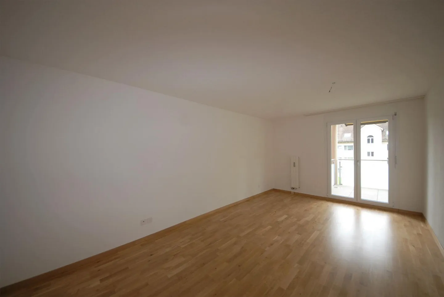 Spacious, bright apartment in the green - Photo 8 of 10