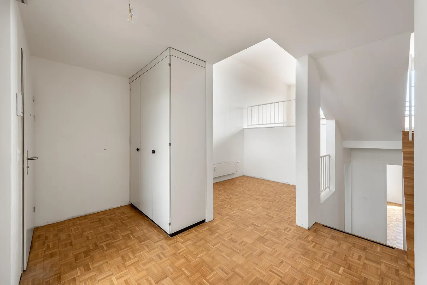Vie moderne avec vue - maisonette rénovée de 3,5 pièces - Photo 3 sur 12