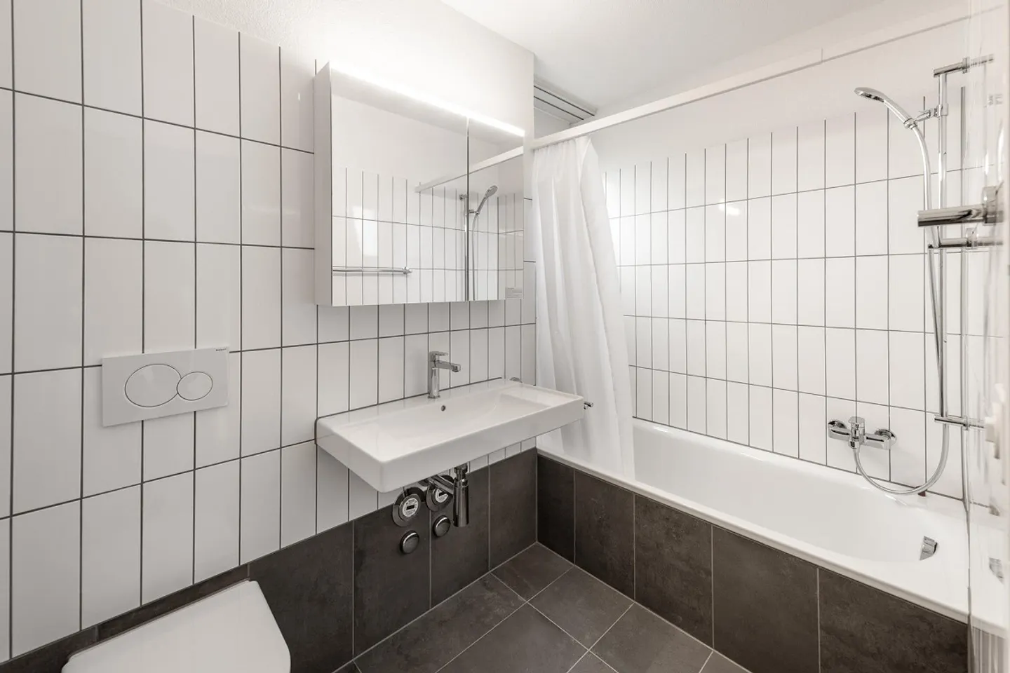 Vie moderne avec vue - maisonette rénovée de 3,5 pièces - Photo 5 sur 12