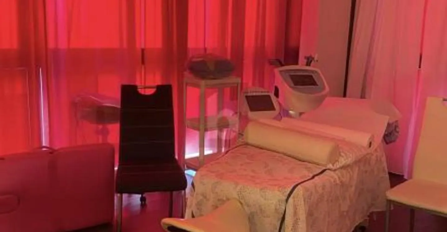 SUPERB BEAUTY INSTITUTE LUGANO CENTER FOR SALE - Photo 2 of 5
