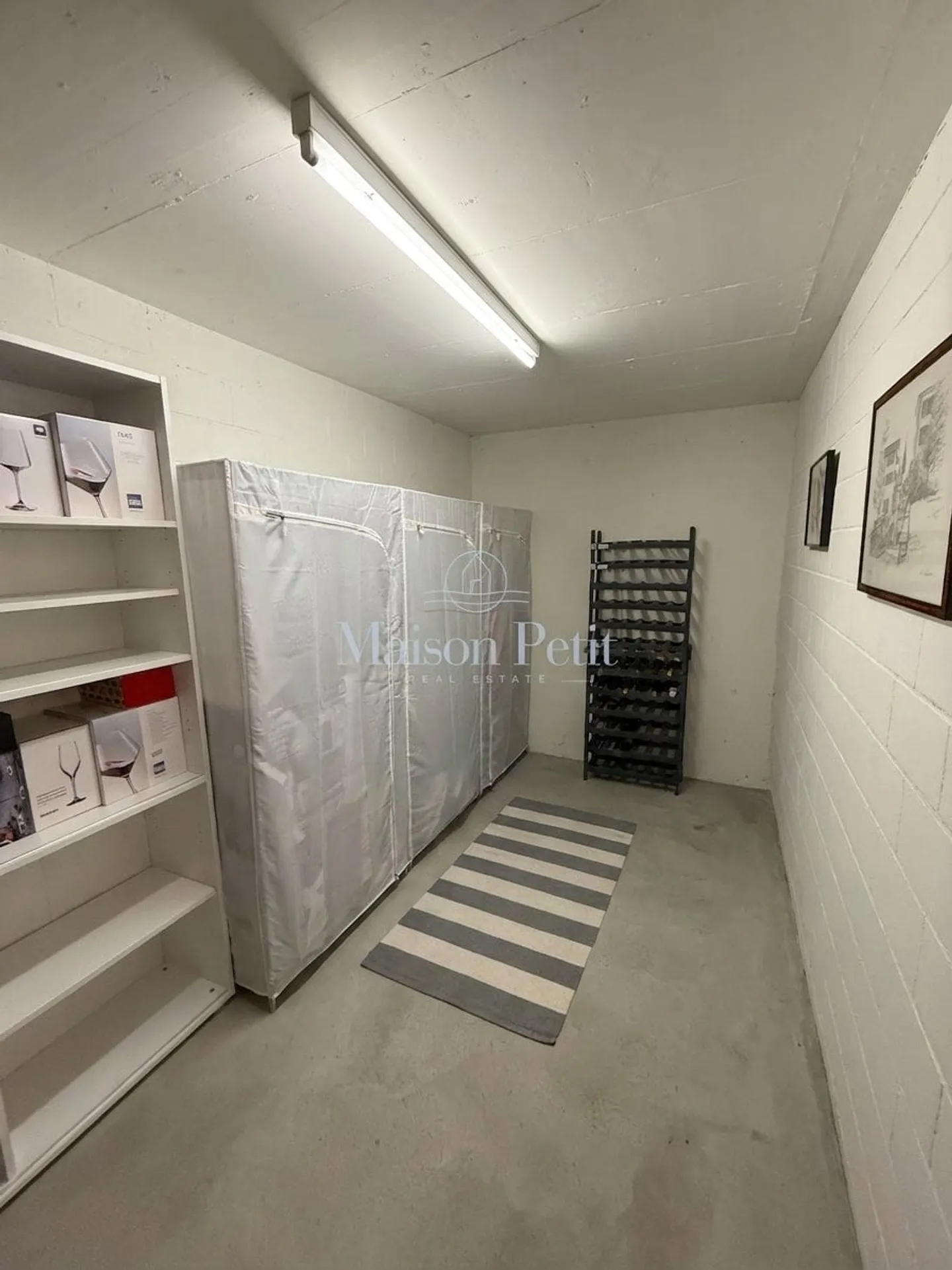 Elegant Attic Apartment in Zurich - Photo 13 of 13