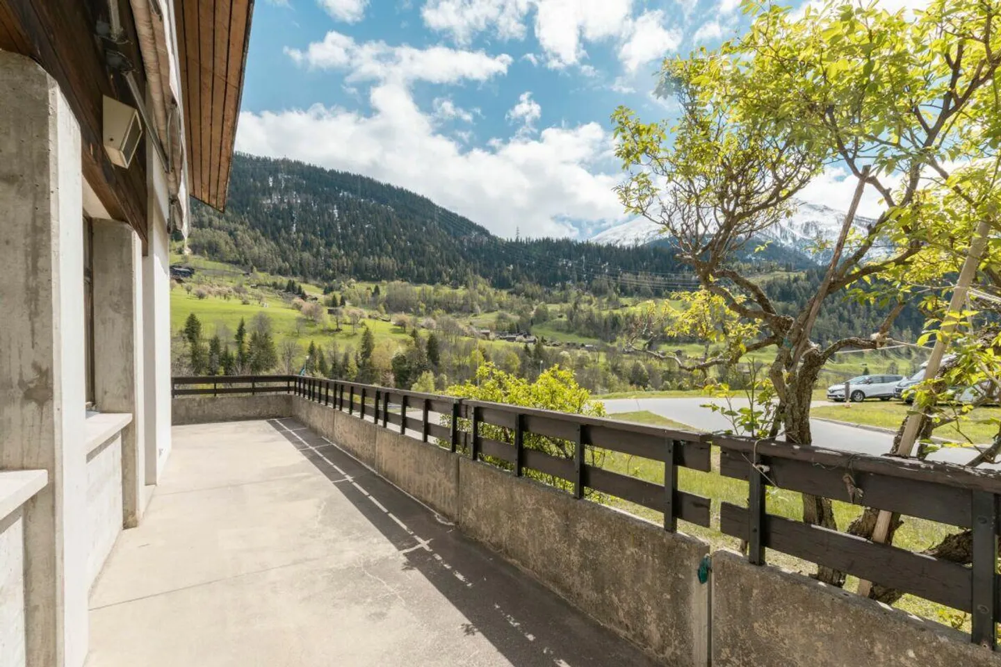 Building land in a sunny location in the up-and-coming district of Goms - Photo 6 of 8