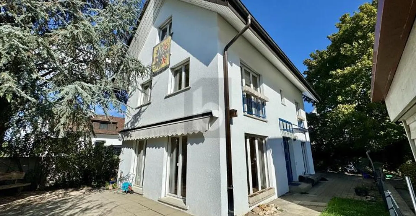 Charmantes Einfamilienhaus mit Gourmetküche - Foto 1 von 6