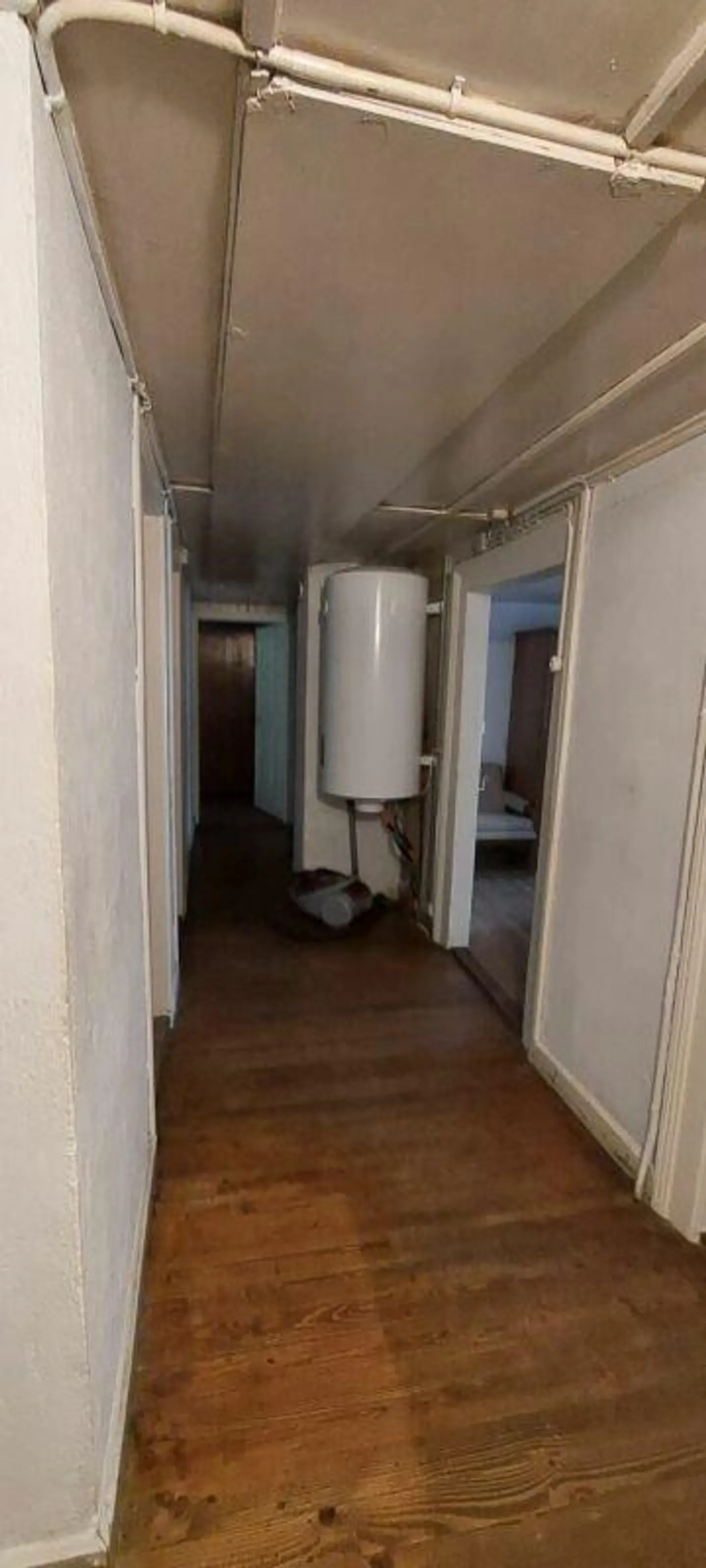 Farmhouse in Gansingen with potential - Photo 24 of 30