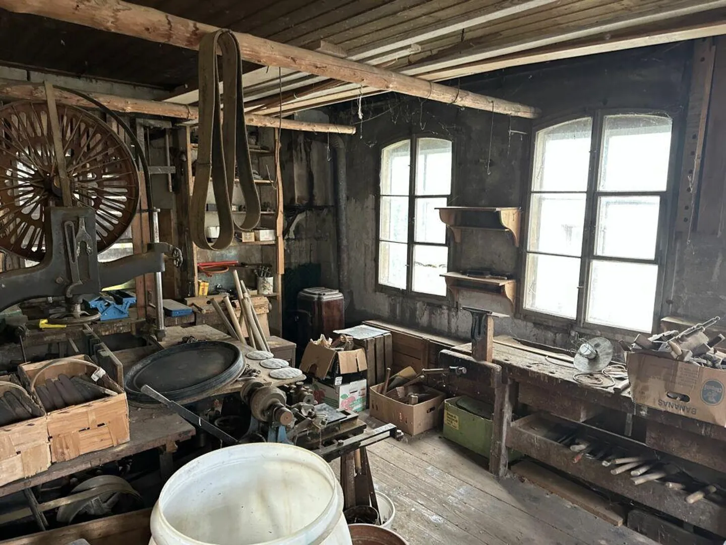 Farmhouse in Gansingen with potential - Photo 27 of 30