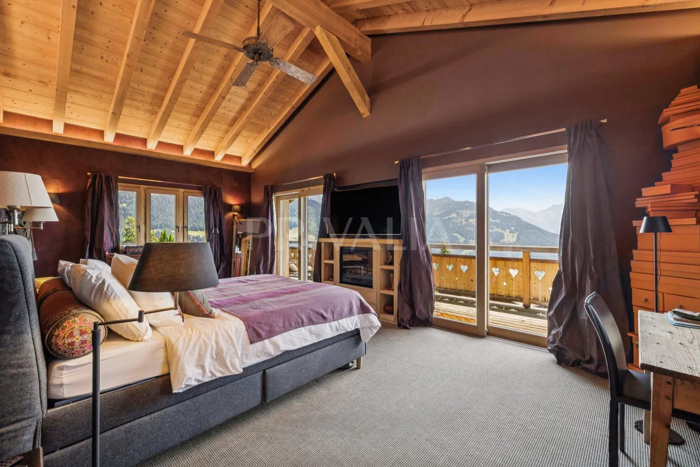 Exceptional chalet ski in & ski out at the gates of Villars - Photo 4 of 9