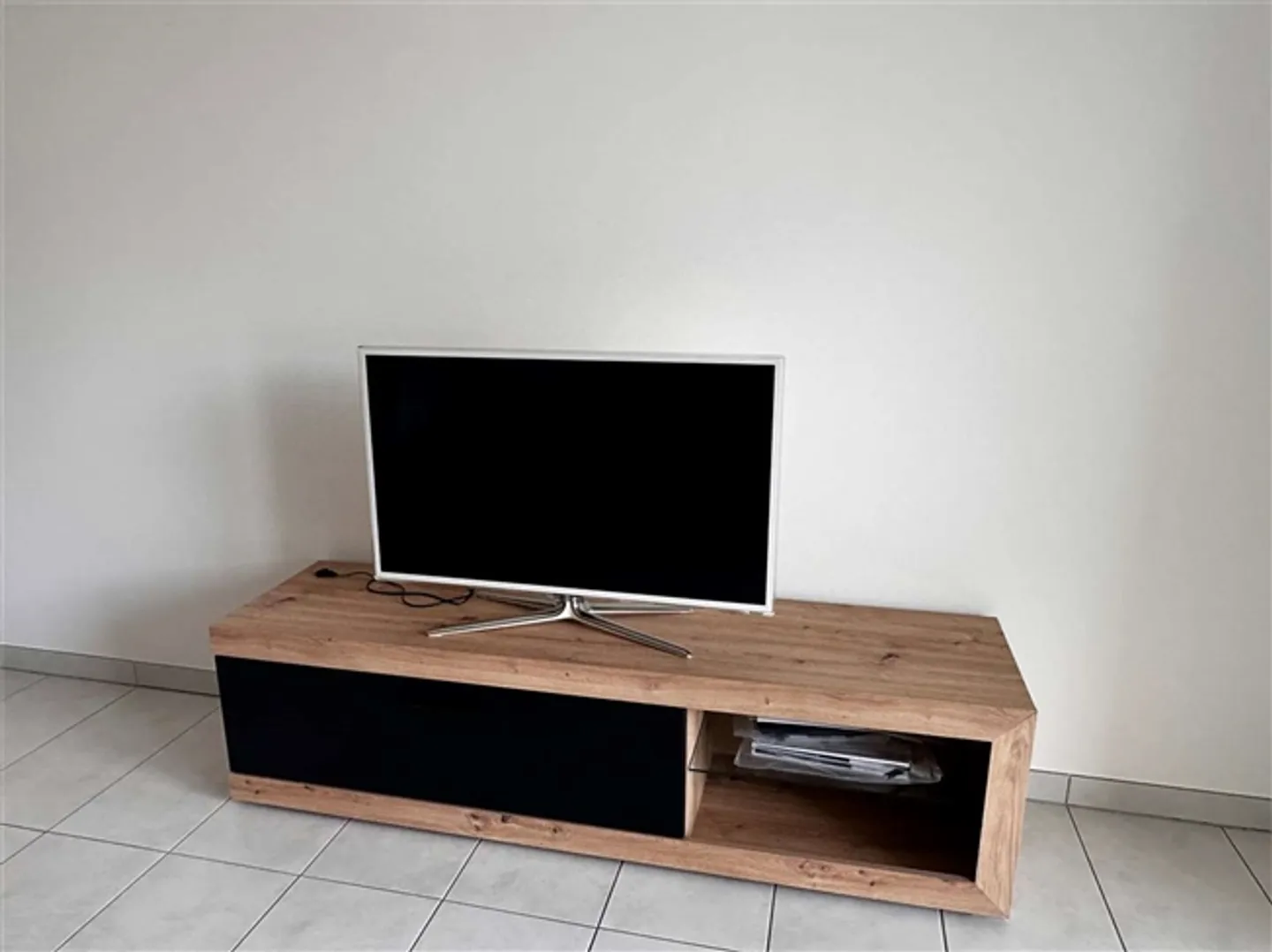 «Helle 2,5-Zimmer-Wohnung, voll möbliert mit großer Terrasse» - Foto 11 von 12