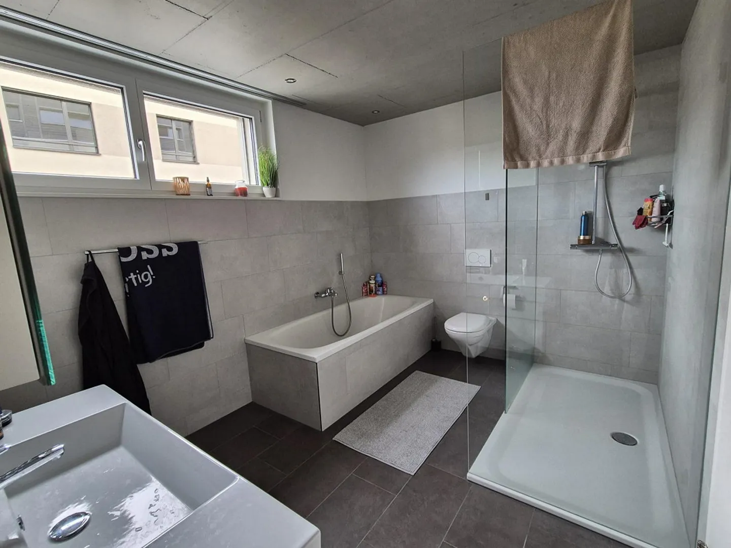 Sonnige, ruhige 4,5 Zimmer Wohnung im Zentrum zu vermieten - Foto 8 von 10