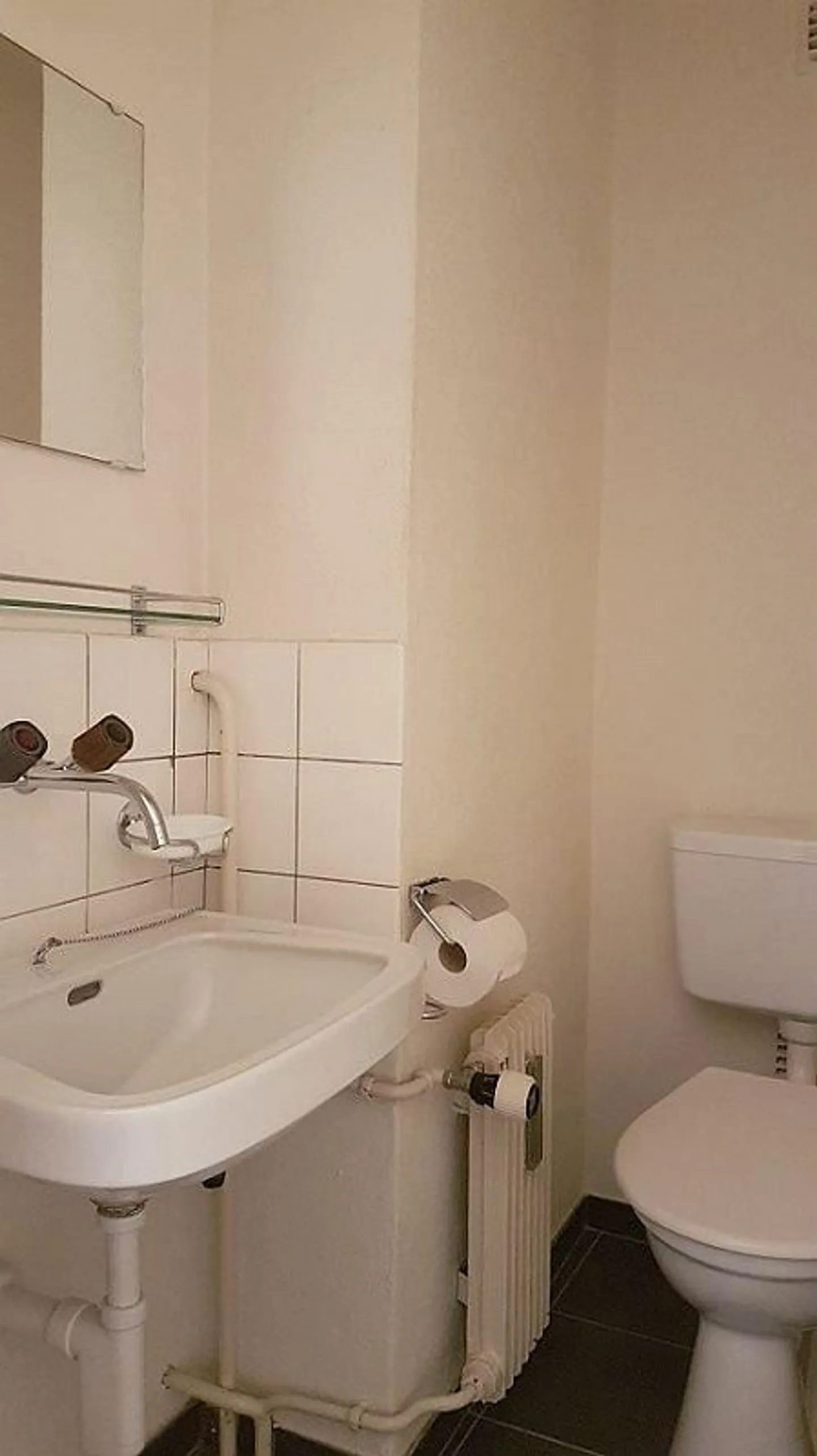 Emplacement central et ensoleillé avec vue - Photo 4 sur 8