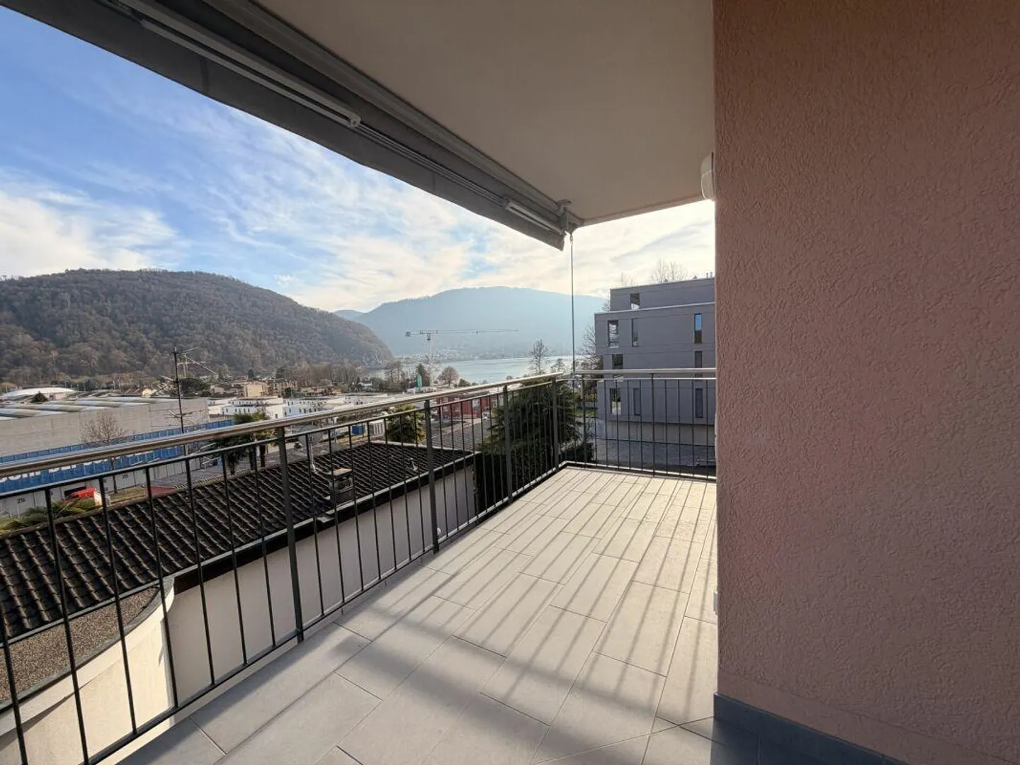 3,5 CHAMBRES AVEC BALCON · REMISE DES CLÉS MAINTENANT ! VUE SUR LE LAC - Photo 10 sur 21